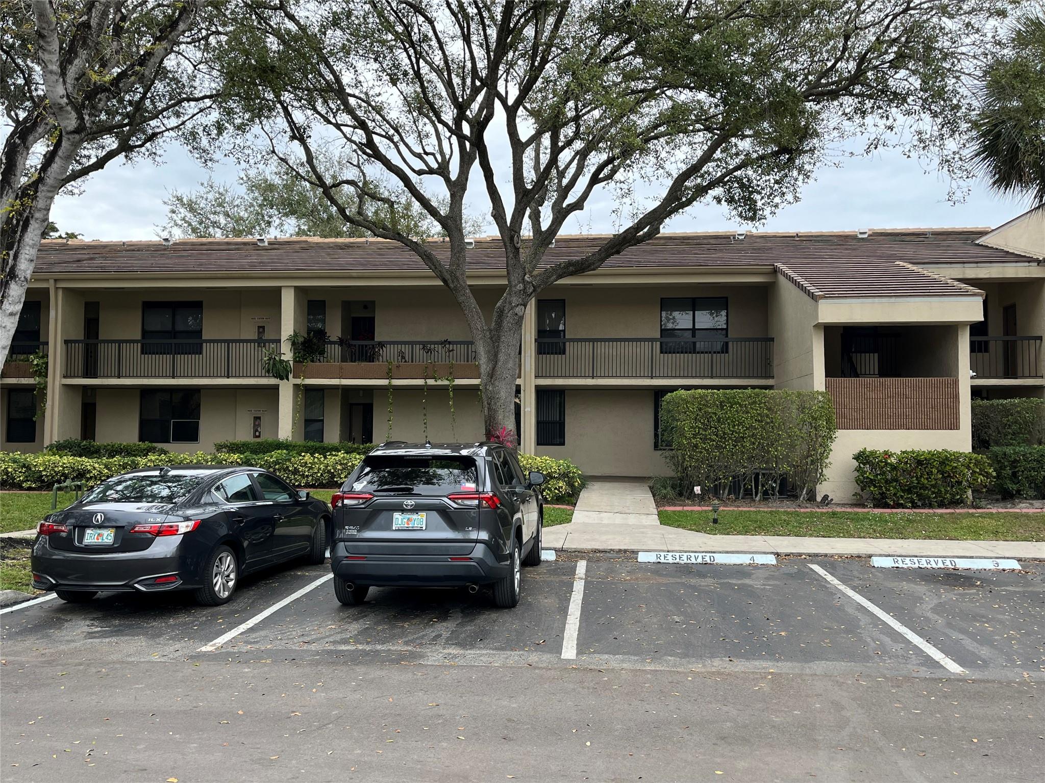 LAKES OF NEWPORT I CONDO - Residential