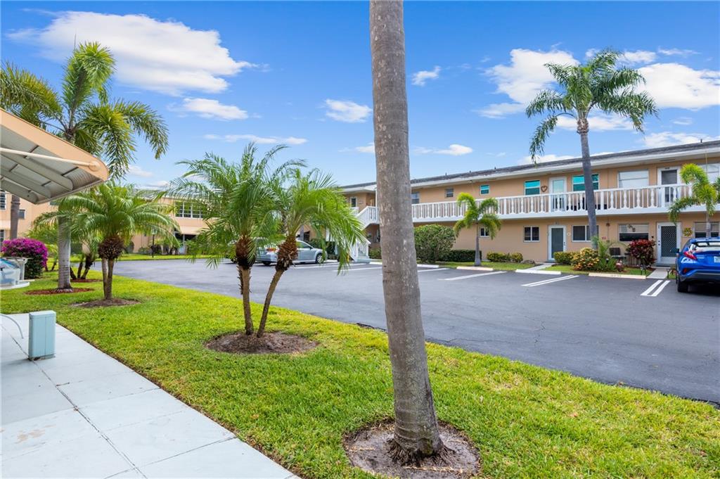Village Royale - Residential
