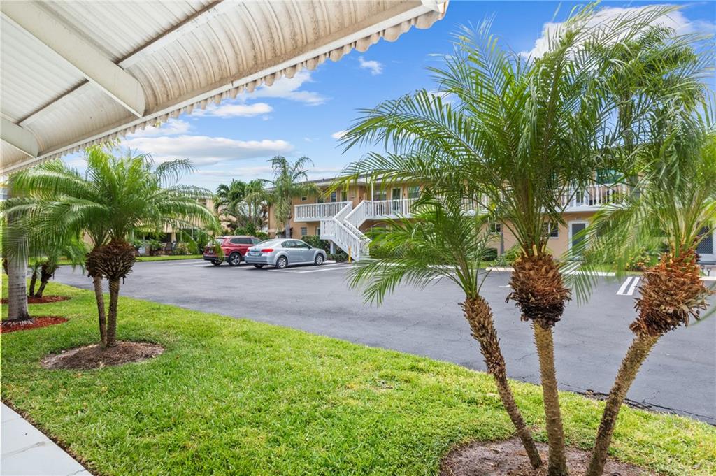 Village Royale - Residential