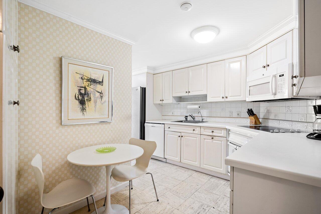 SUN AND SURF ONE HUNDRED - Residential