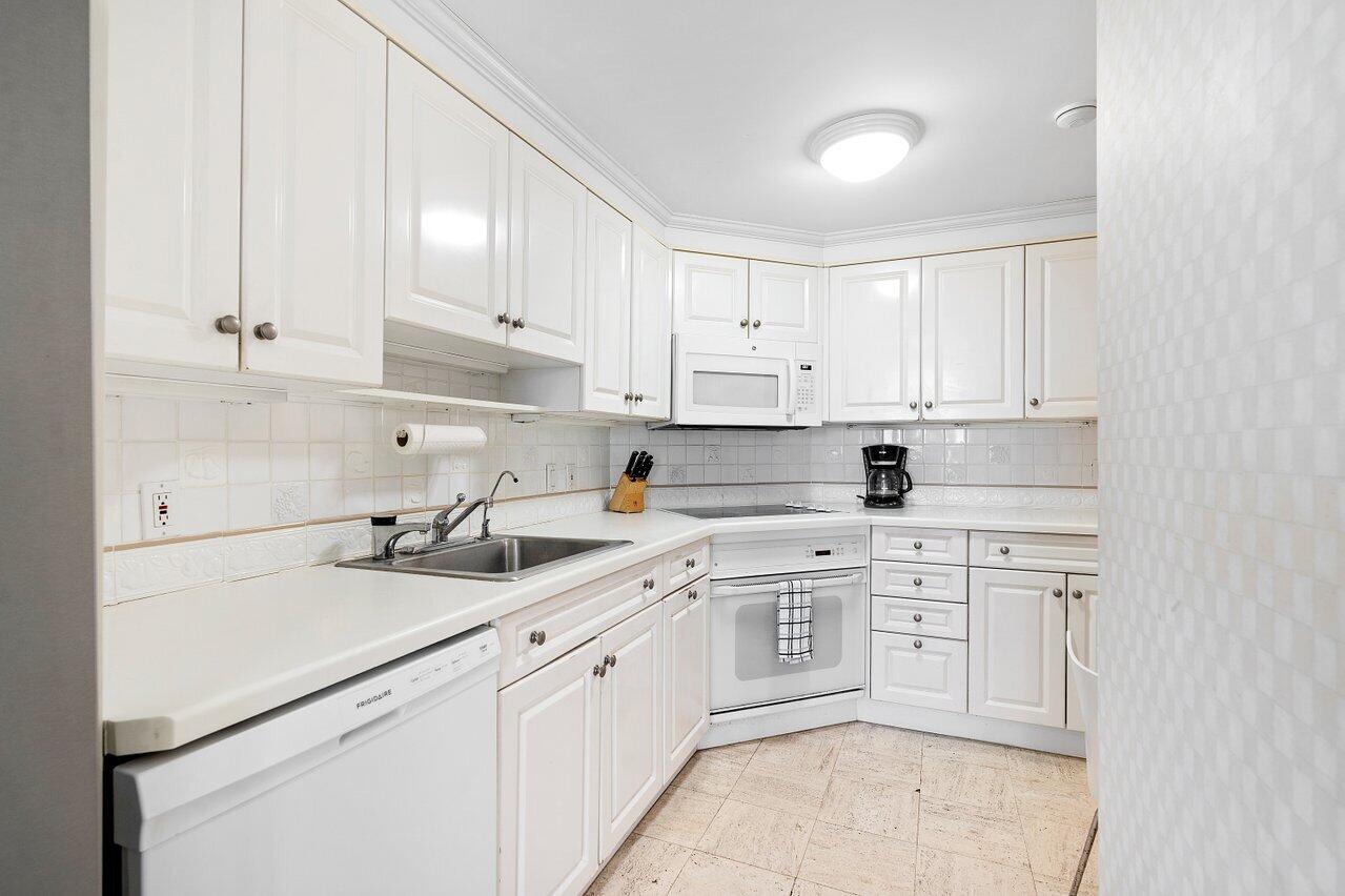 SUN AND SURF ONE HUNDRED - Residential