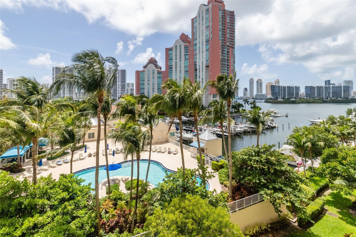 Aventura Marina - Residential