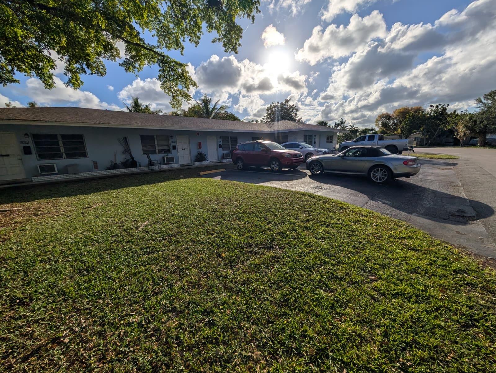 Lauderdale Park 6-33 1/2 - Residential Lease