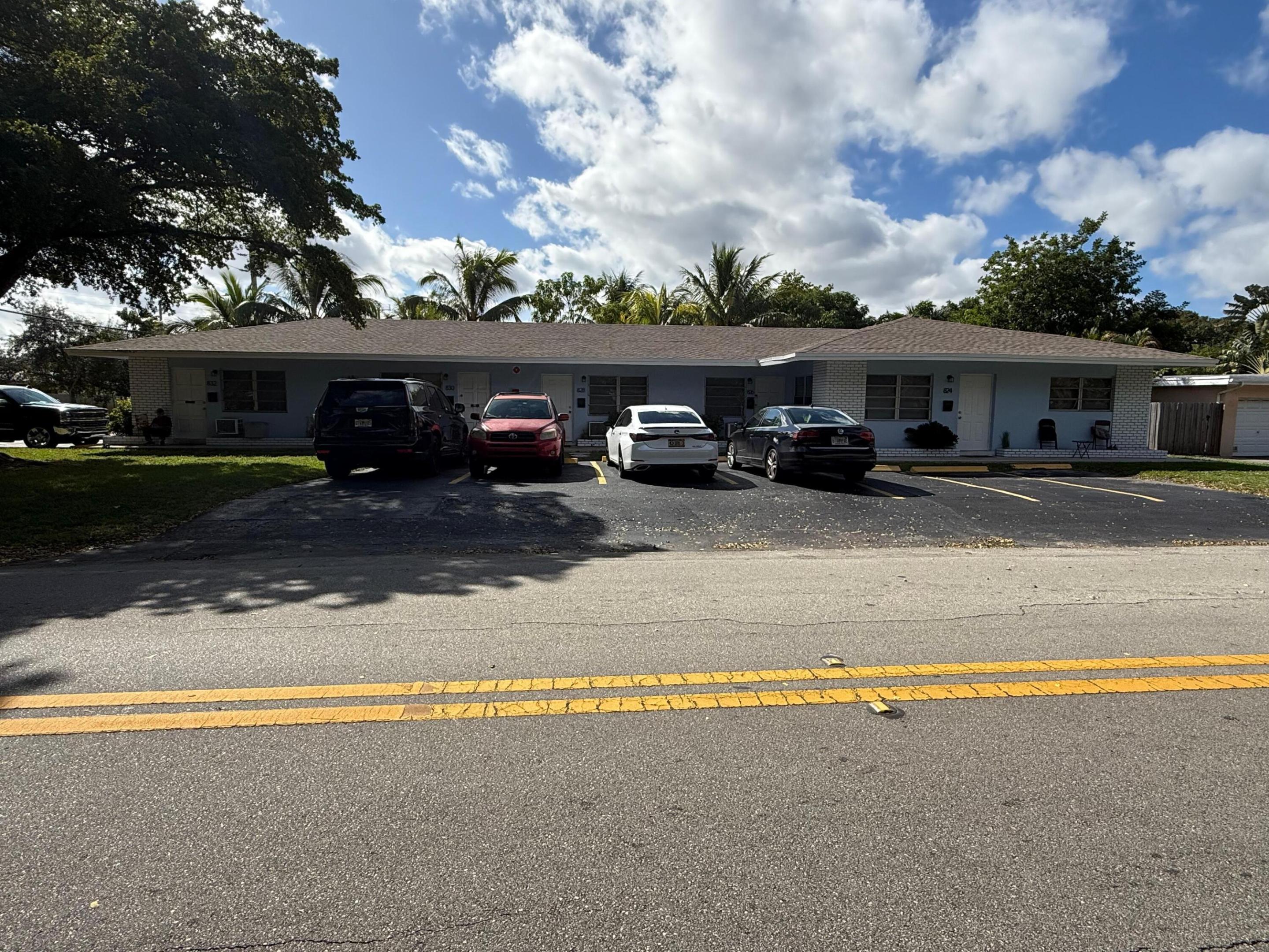 Lauderdale Park 6-33 1/2 - Residential Lease