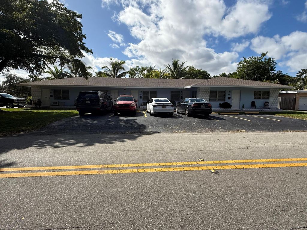 Photo of 828 NE 16th Street, Fort Lauderdale, FL 33304 (MLS # B26024036)