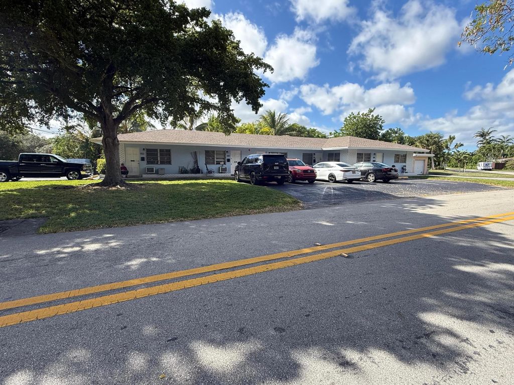 Photo of 828 NE 16th Street, Fort Lauderdale, FL 33304 (MLS # B26024036)