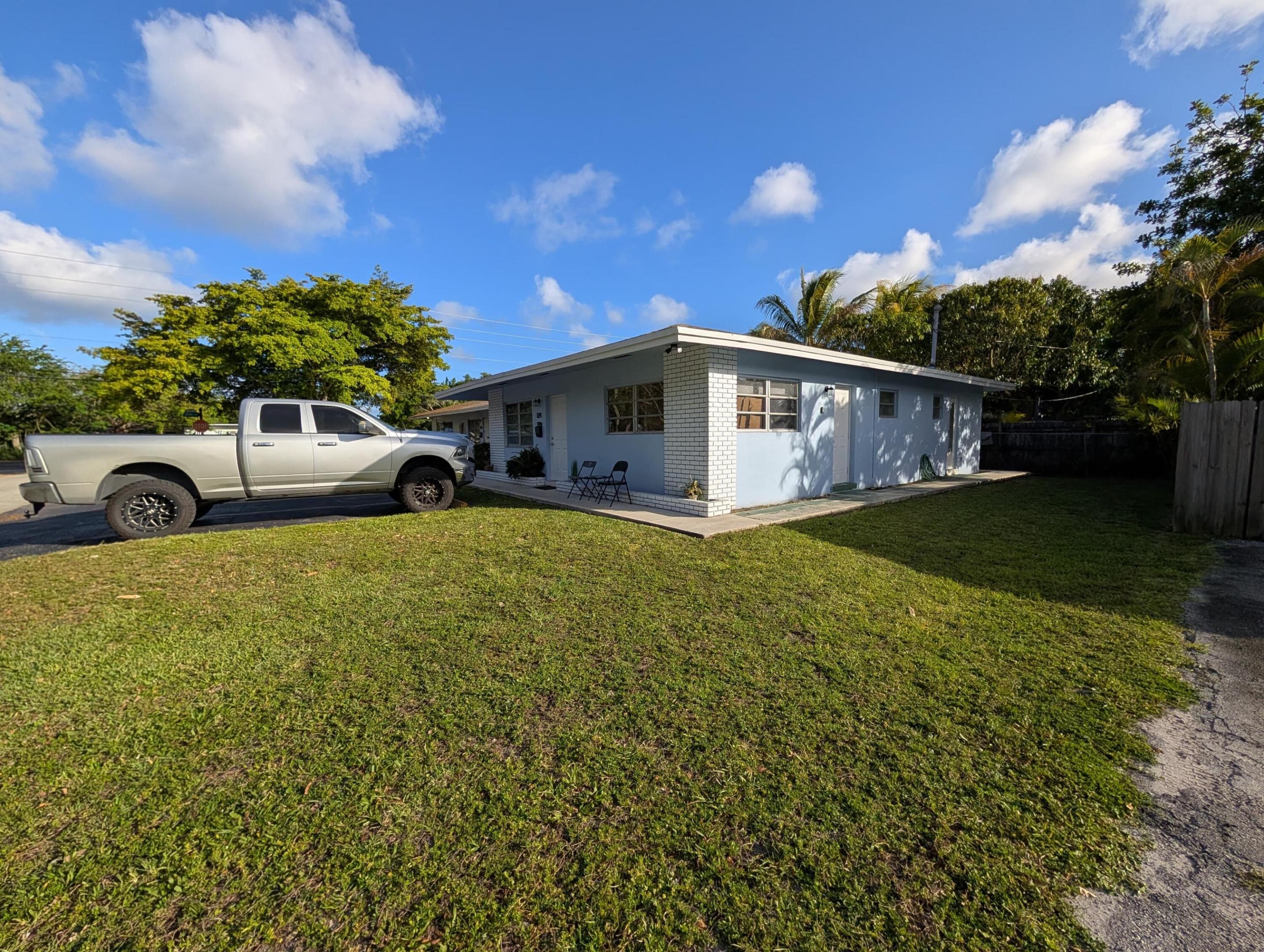 Lauderdale Park 6-33 1/2 - Residential Lease