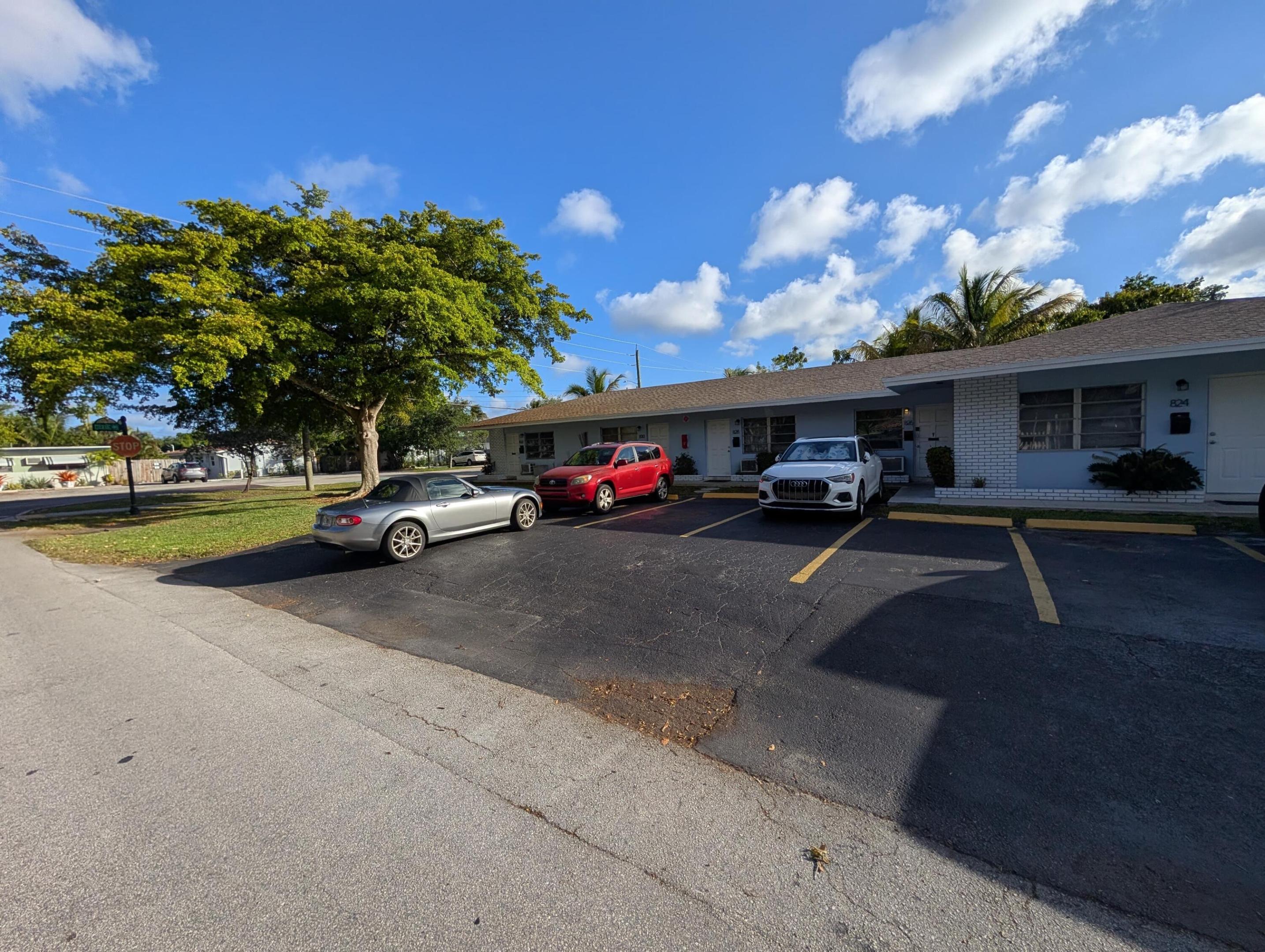 Lauderdale Park 6-33 1/2 - Residential Lease