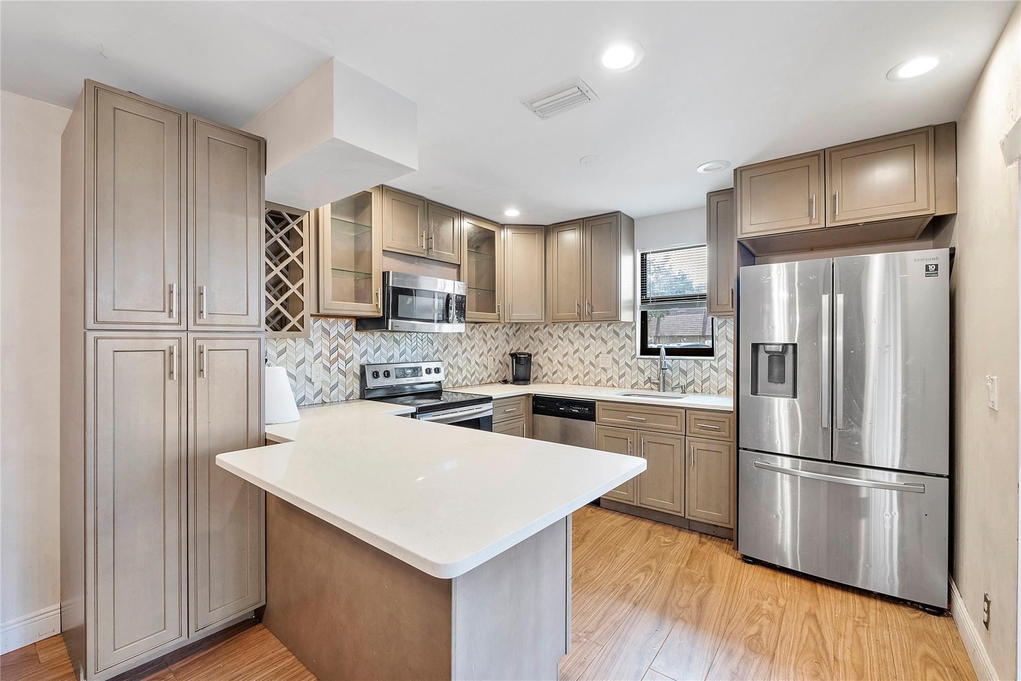 2572 NW 99th Ave 2572