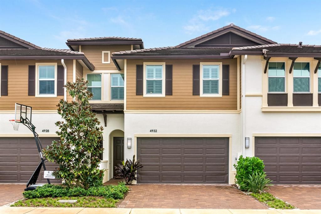 Photo of 4932 Pointe Midtown Way, Palm Beach Gardens, FL 33418 (MLS # R10665516)