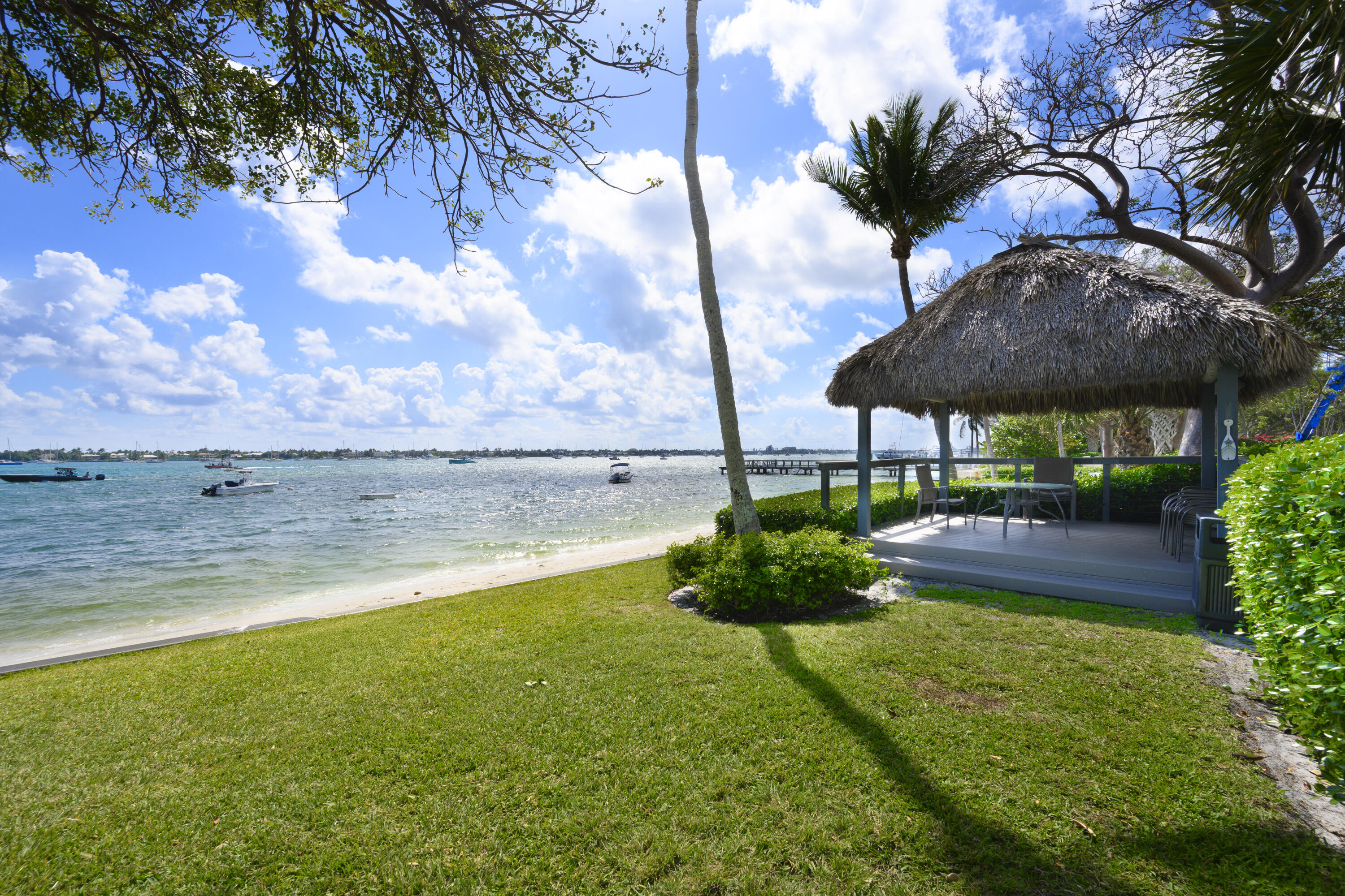 PALM BEACH HOUSE CONDO - Residential