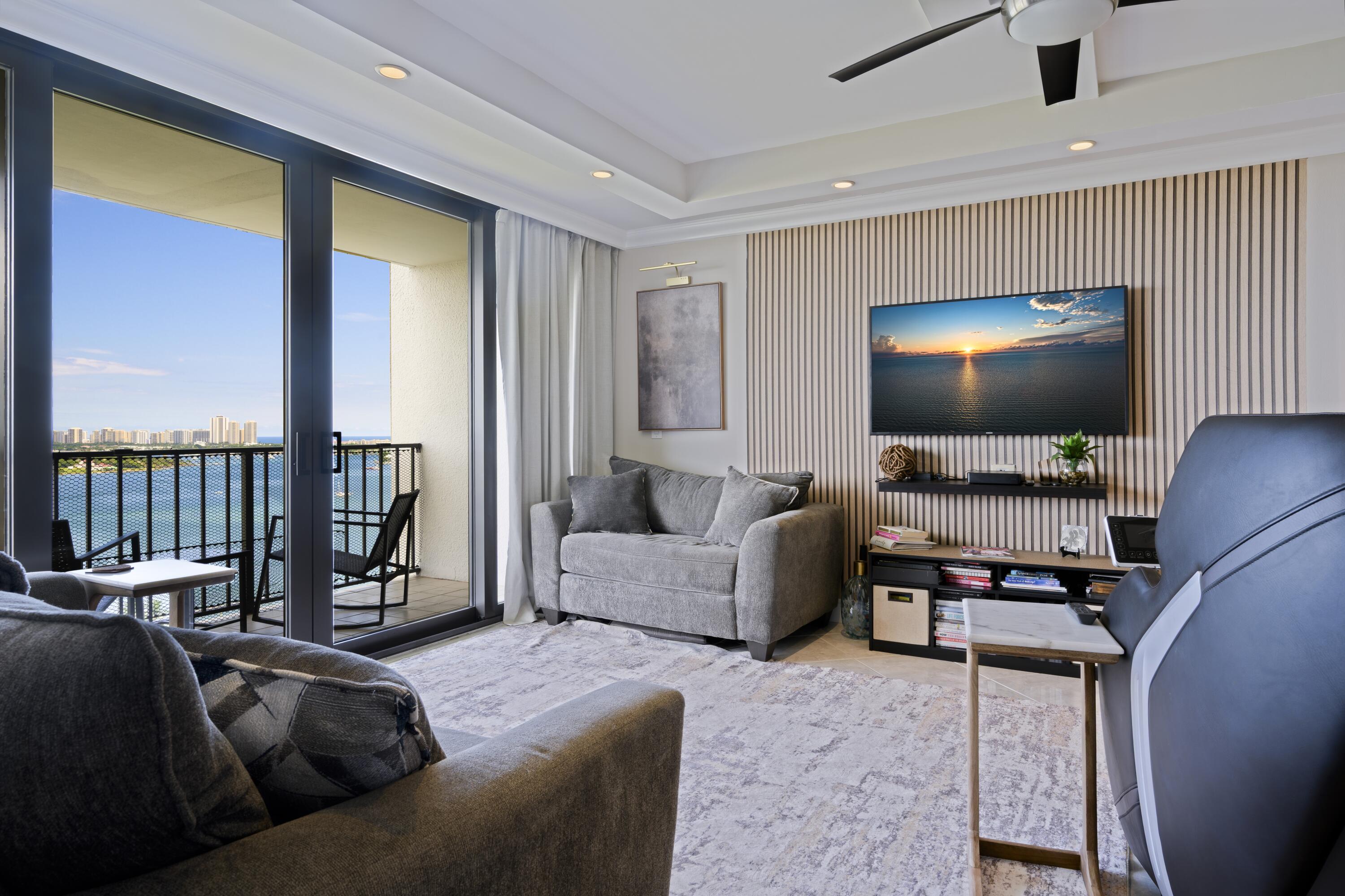 PALM BEACH HOUSE CONDO - Residential