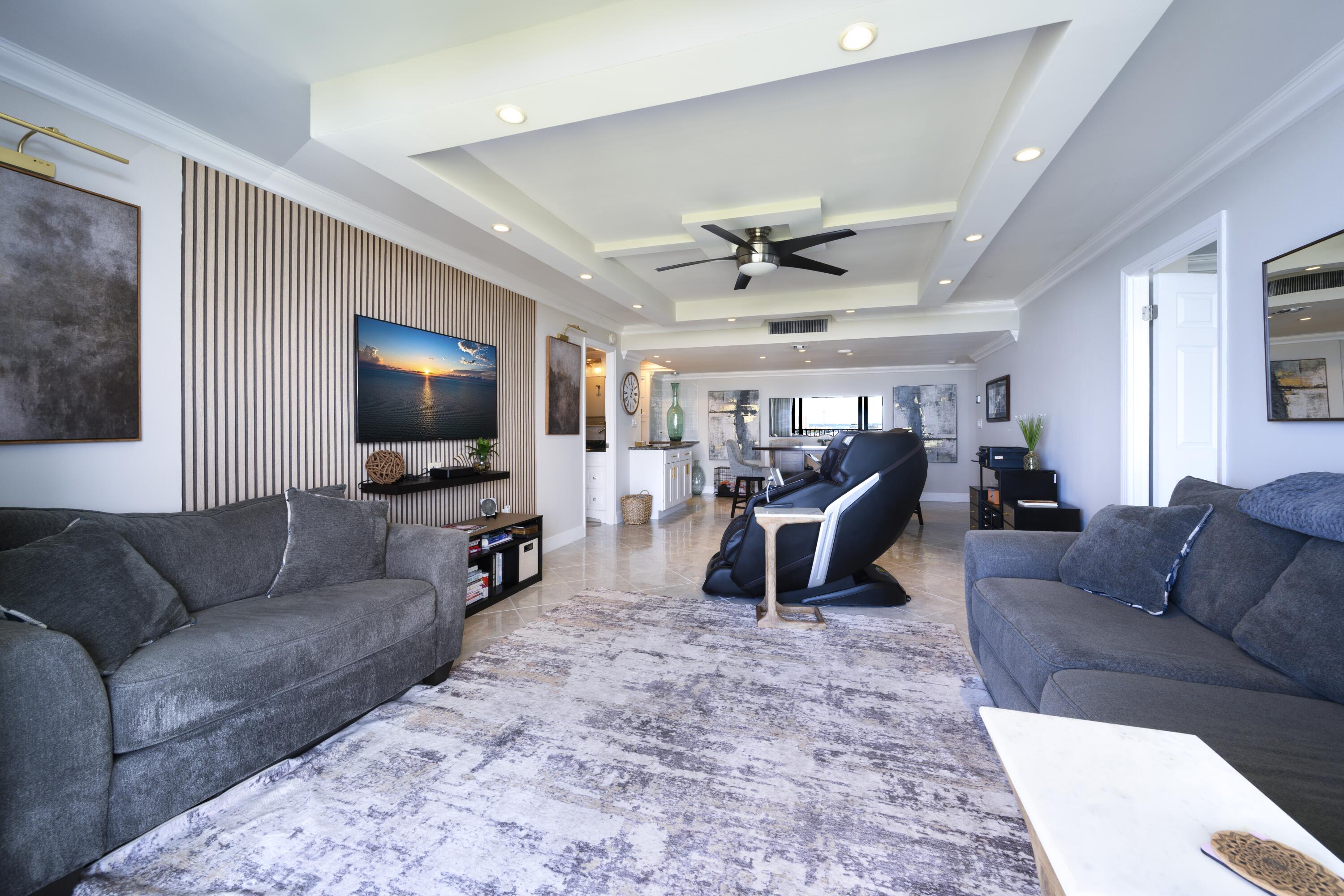 PALM BEACH HOUSE CONDO - Residential