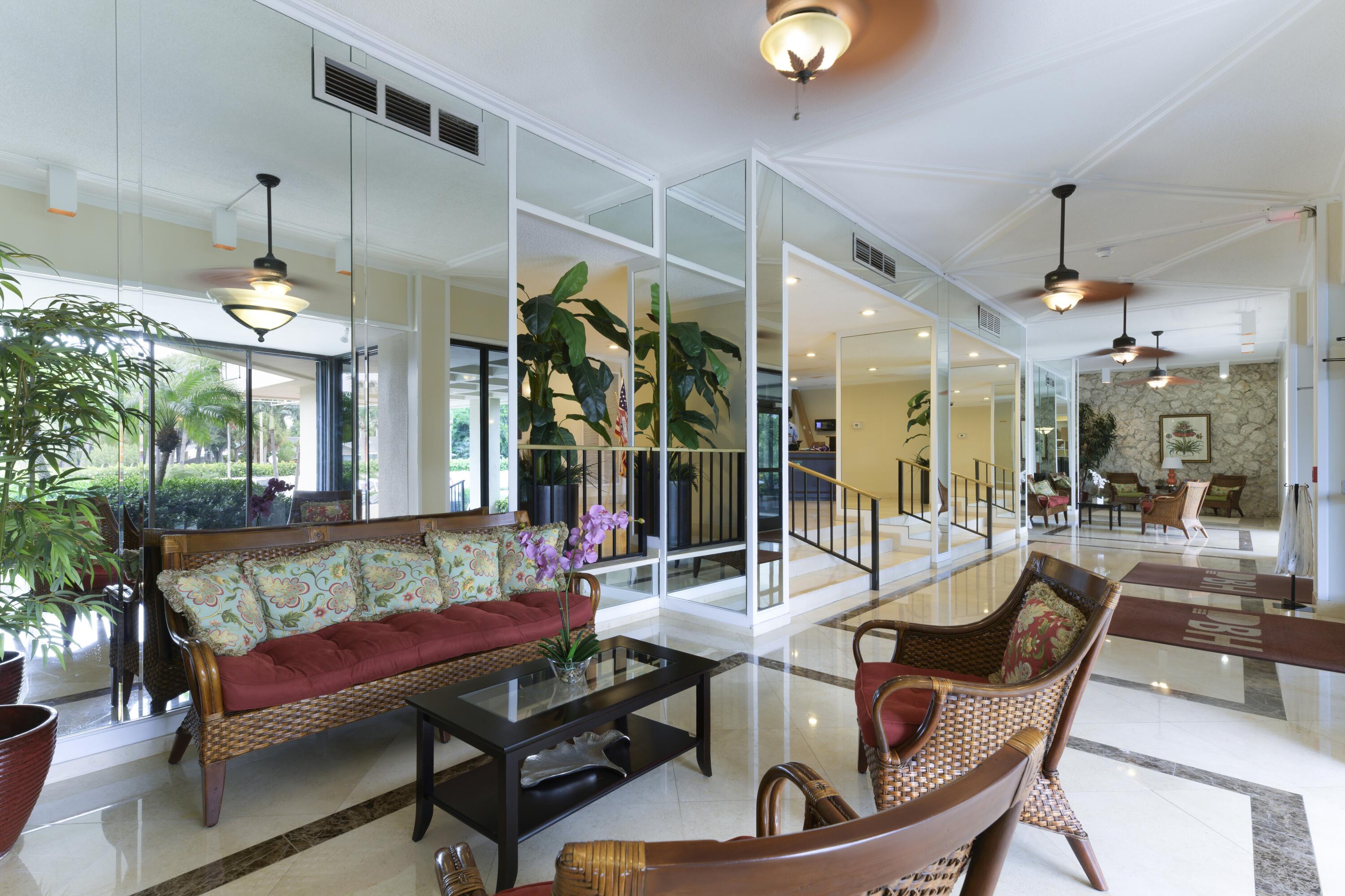 PALM BEACH HOUSE CONDO - Residential