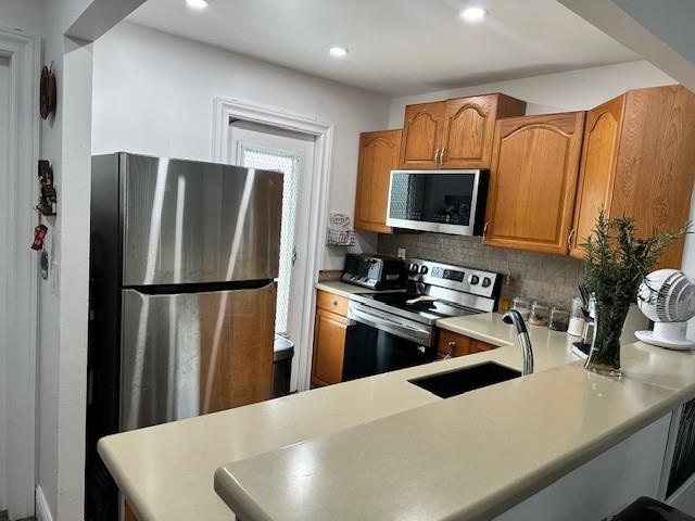 Bright, Immaculate and Spacious 2-bedroom, 1-bath unit with a serene pool view, located in desirable East Deerfield Beach. Just minutes from the beach, shopping, dining, and all the conveniences you need. This well-maintained apartment offers comfortable living in a prime location—perfect for those seeking a coastal lifestyle with easy access to everything.