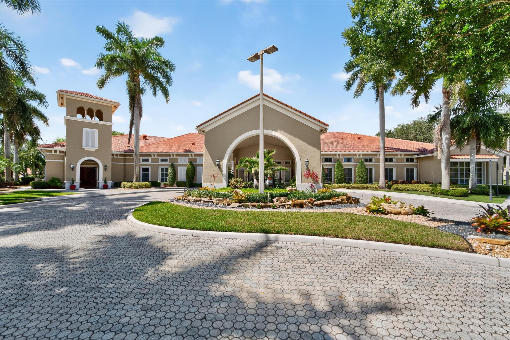 TUSCANY BAY - Residential