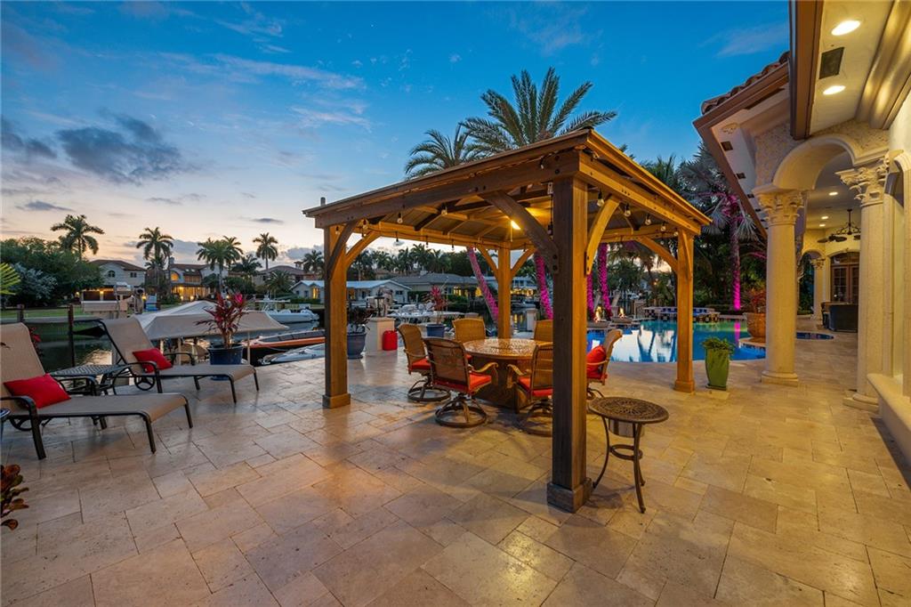 RIO VISTA ISLES - Residential