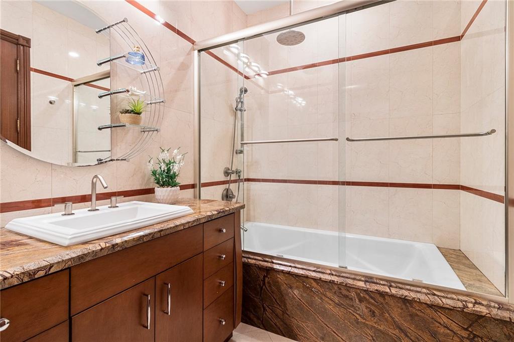 RIO VISTA ISLES - Residential