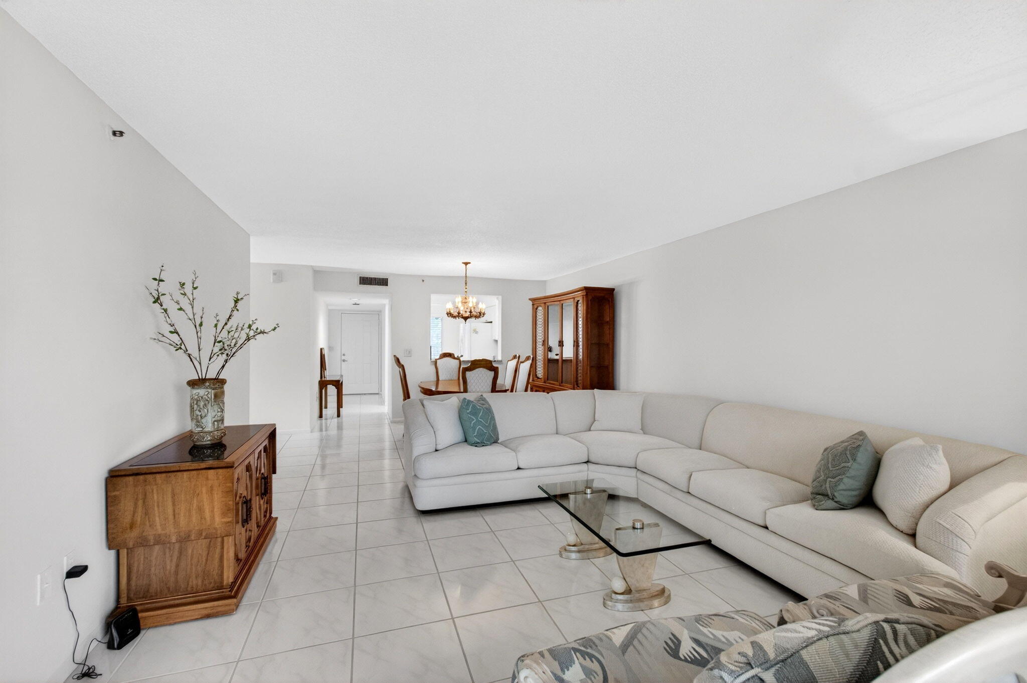 HUNTINGTON POINTE - Residential