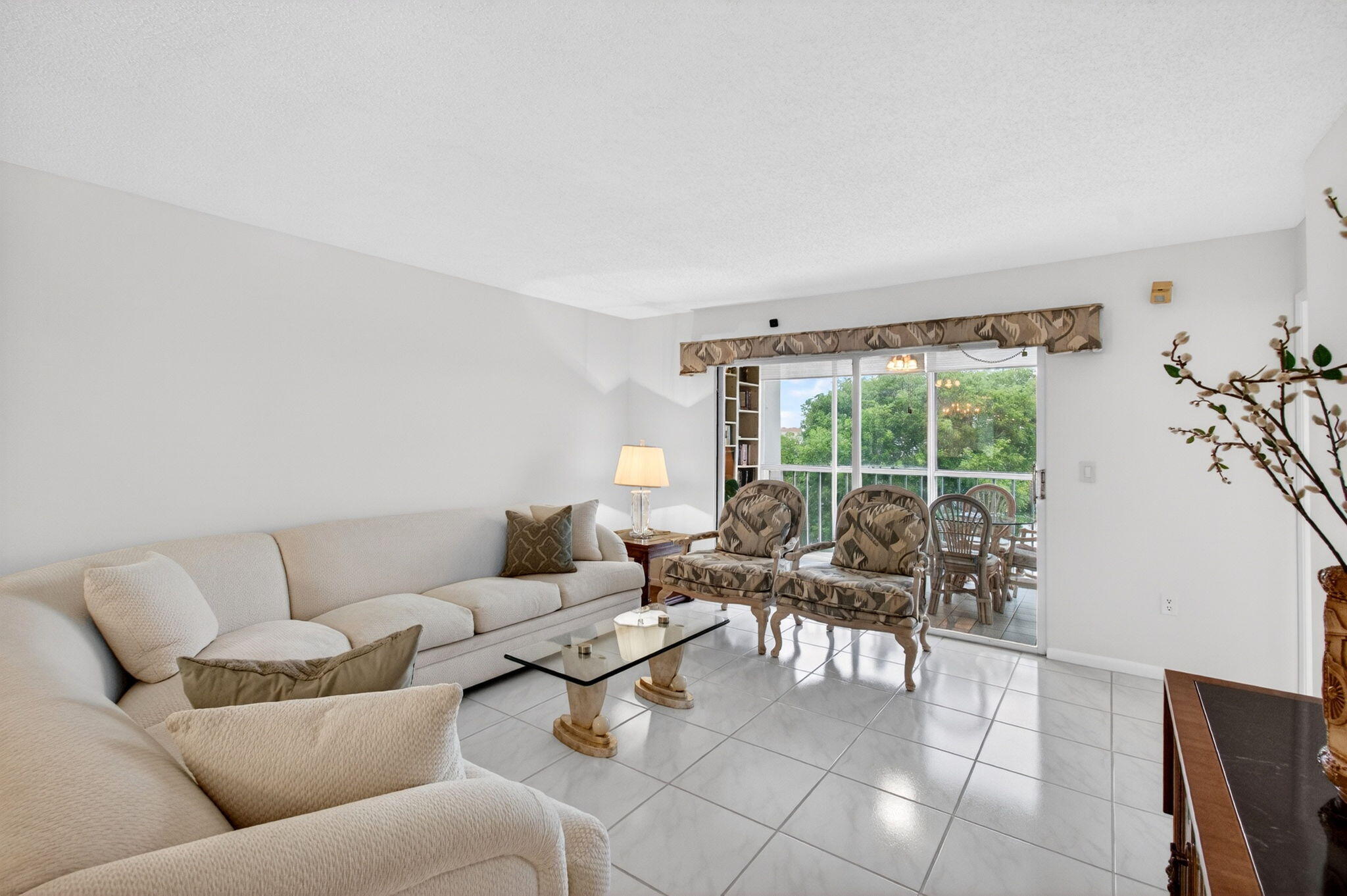 HUNTINGTON POINTE - Residential