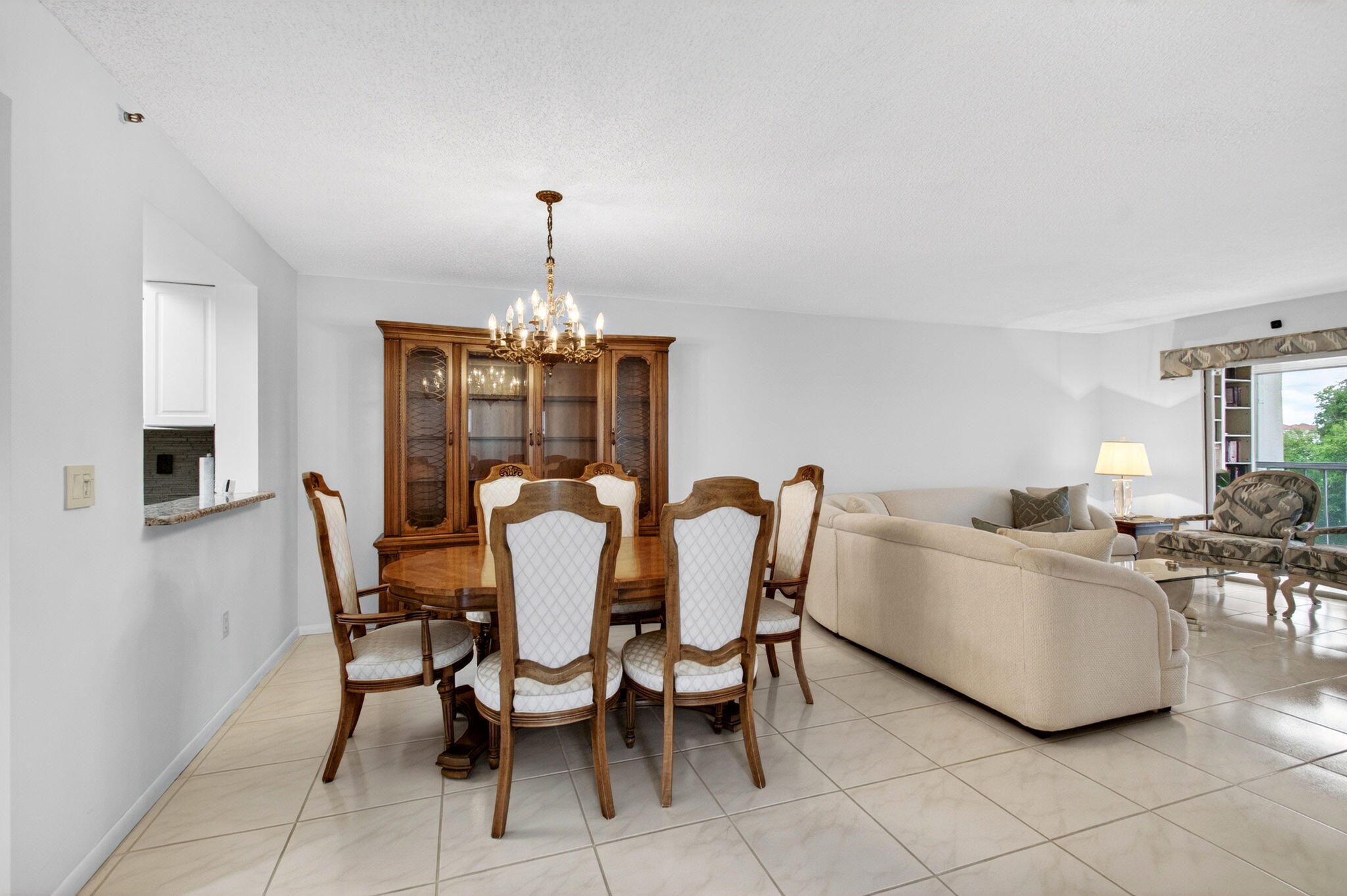 HUNTINGTON POINTE - Residential
