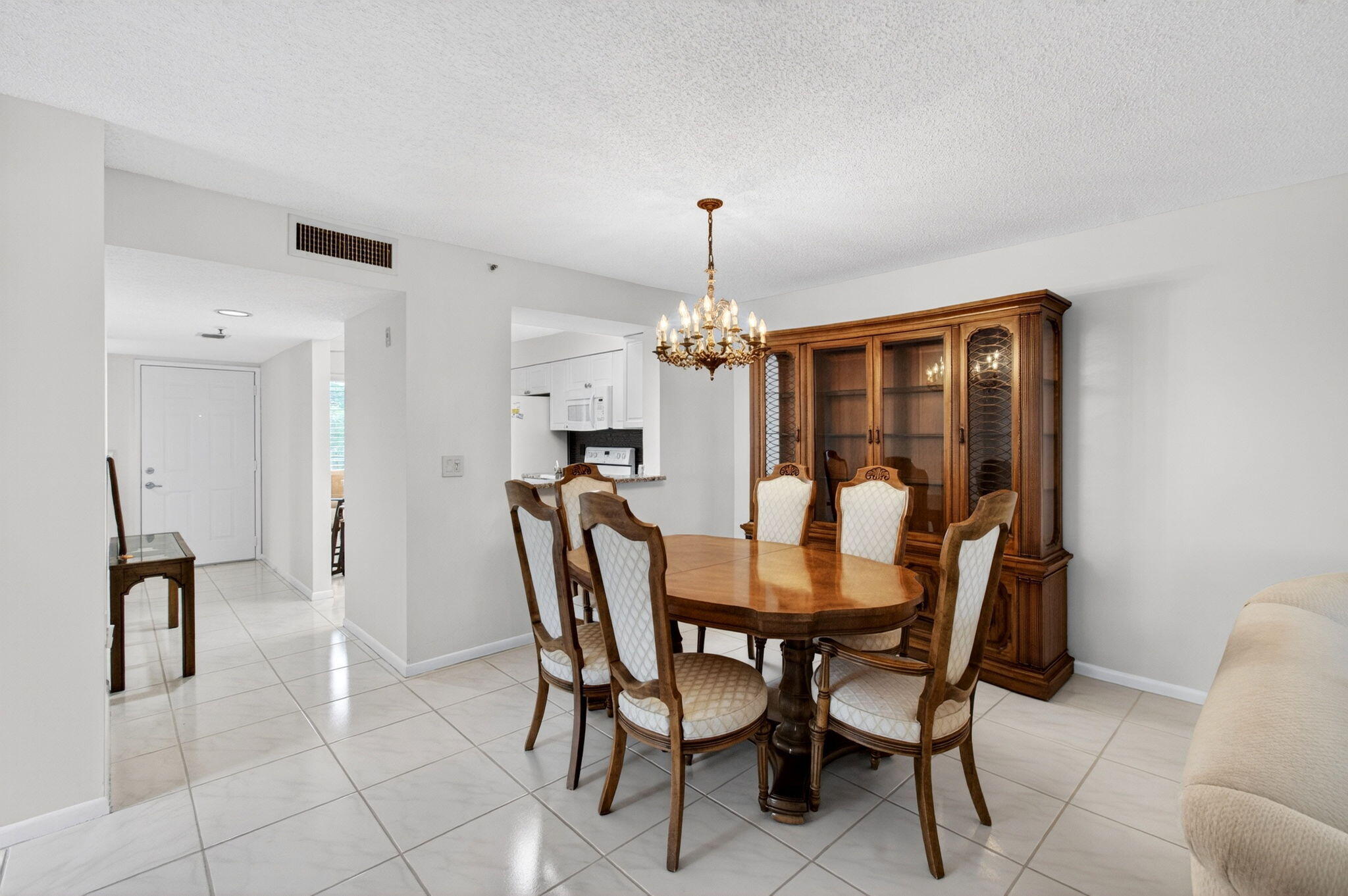 HUNTINGTON POINTE - Residential