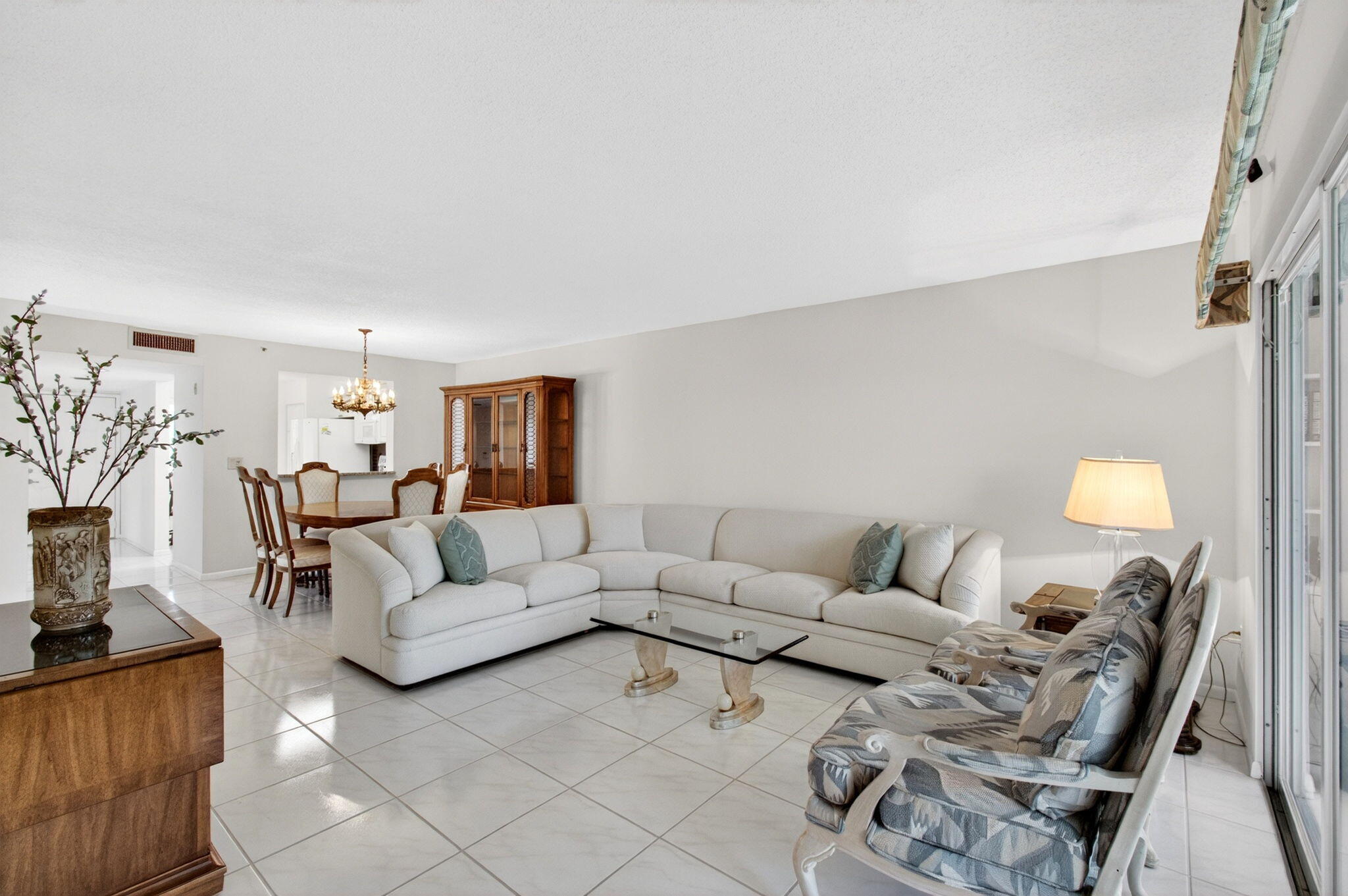 HUNTINGTON POINTE - Residential