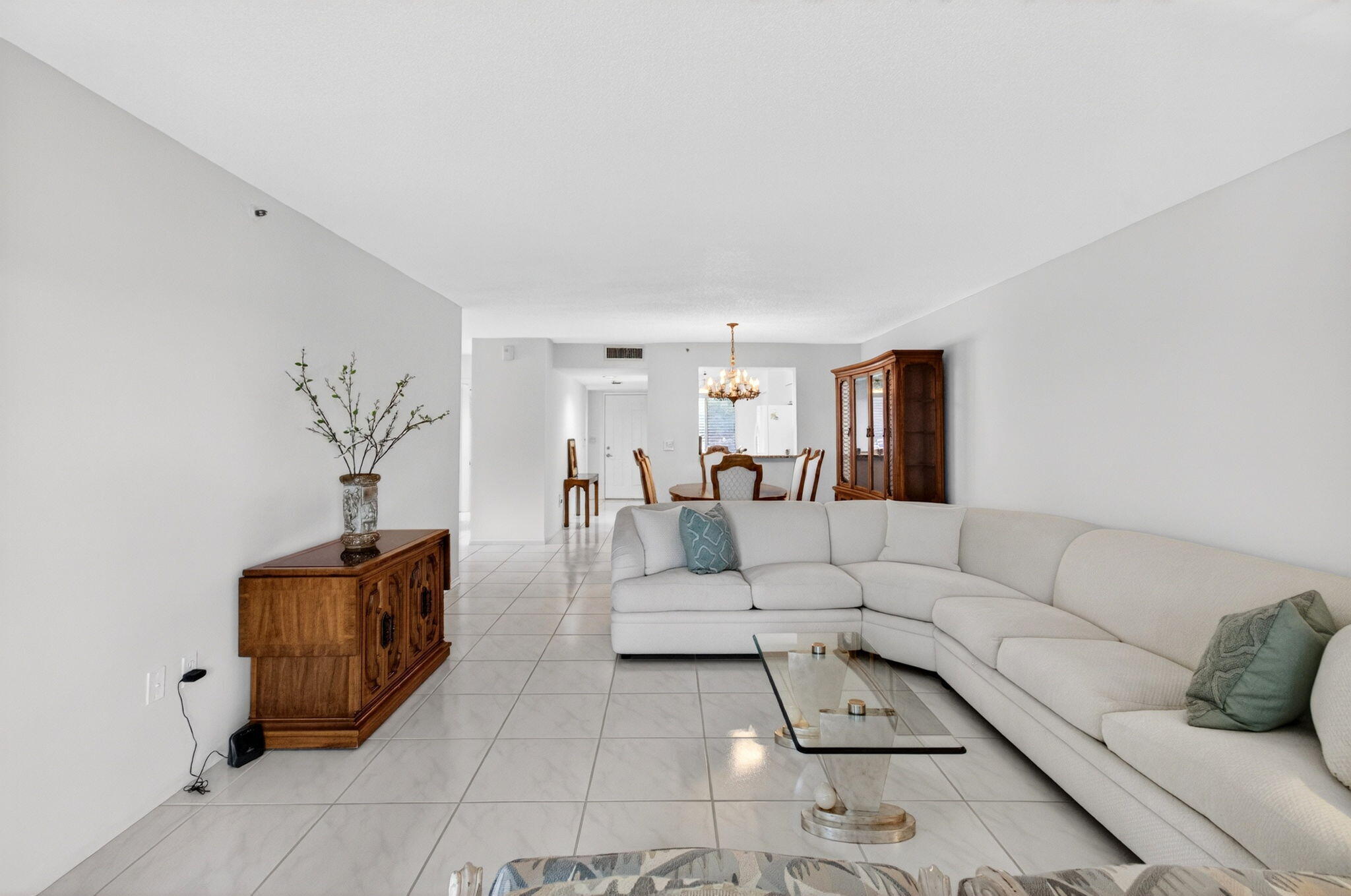 HUNTINGTON POINTE - Residential