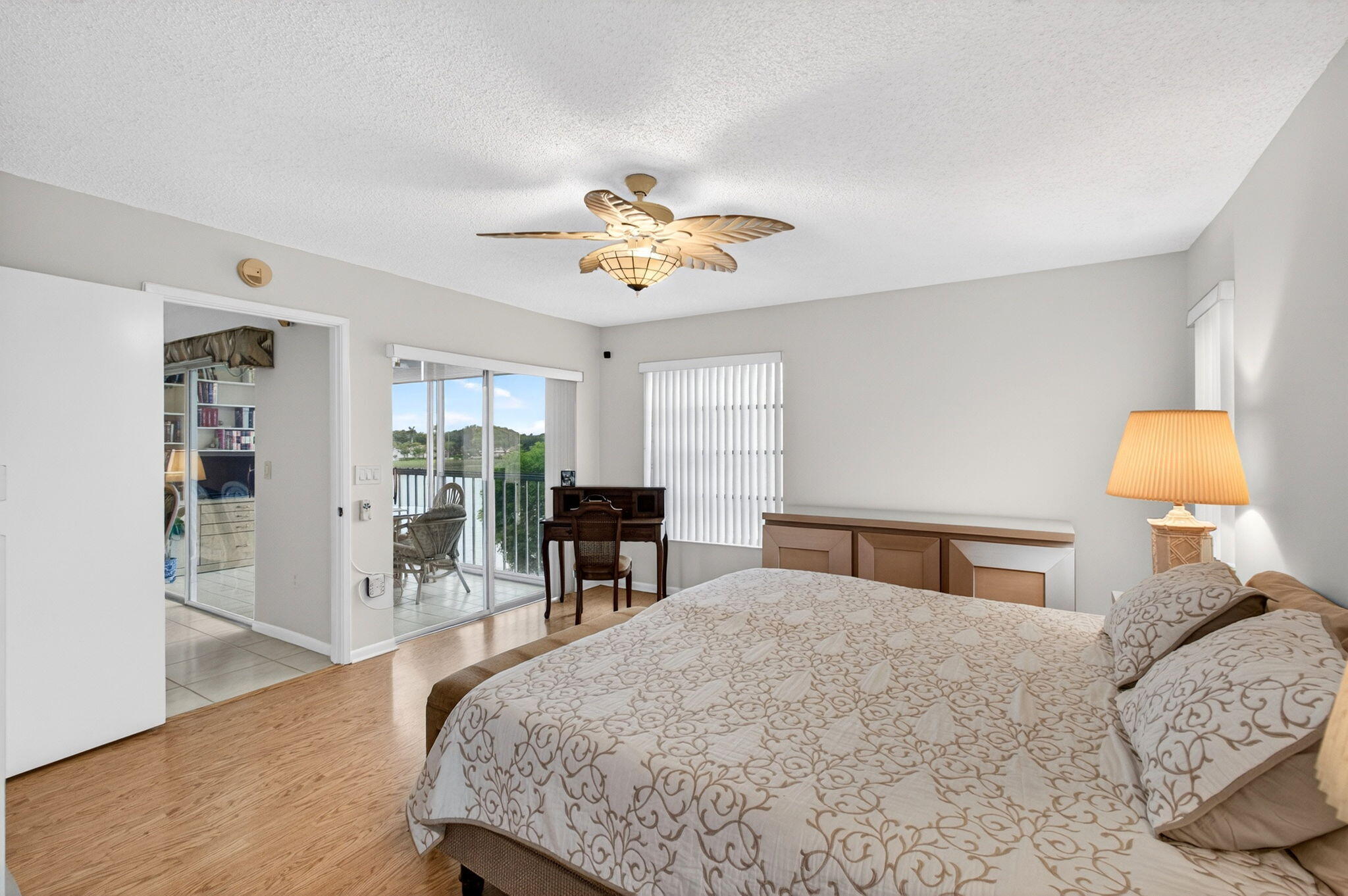 HUNTINGTON POINTE - Residential