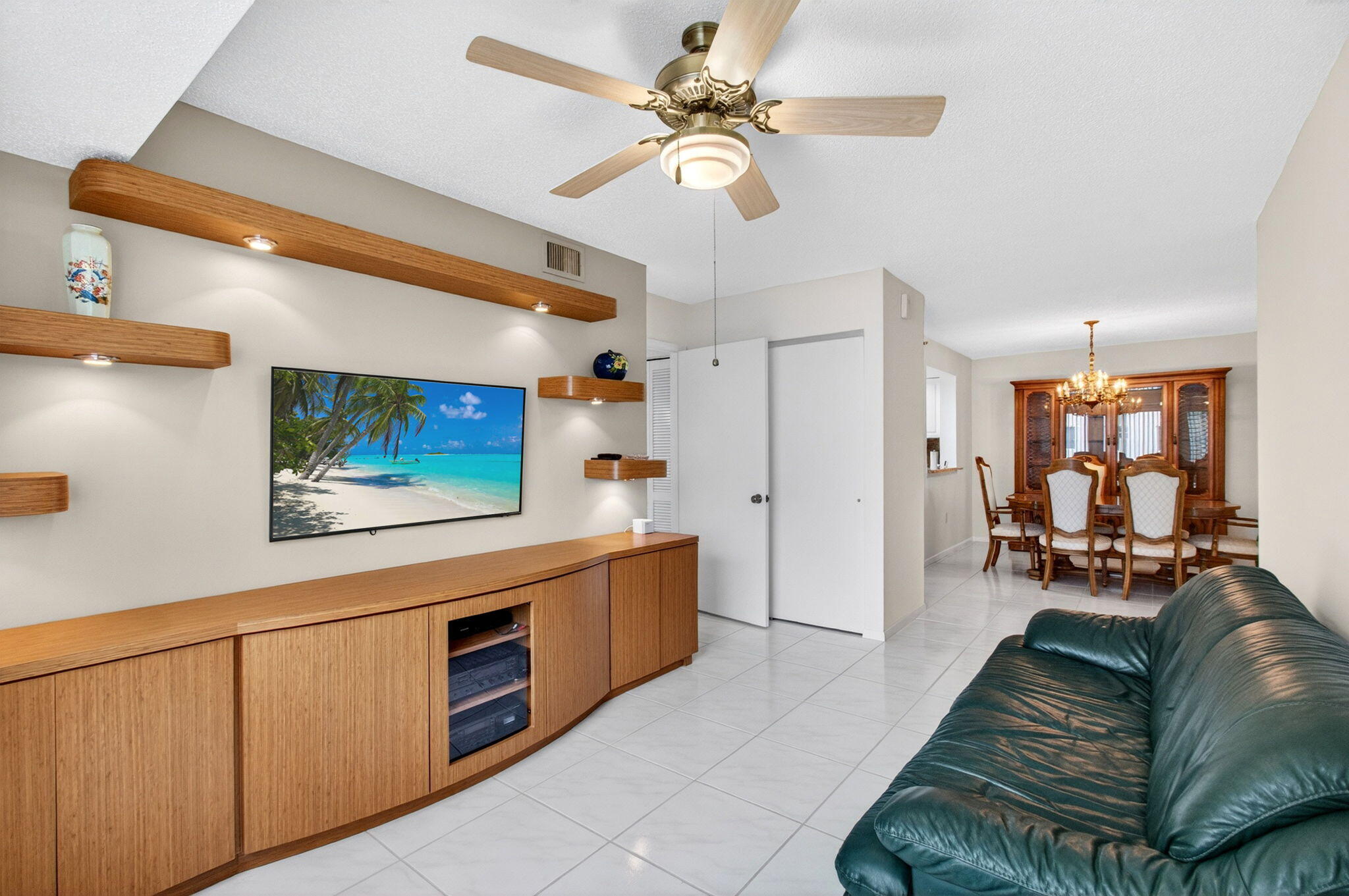 HUNTINGTON POINTE - Residential