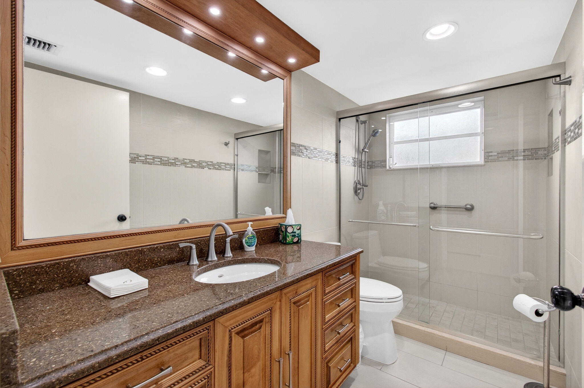 HUNTINGTON POINTE - Residential