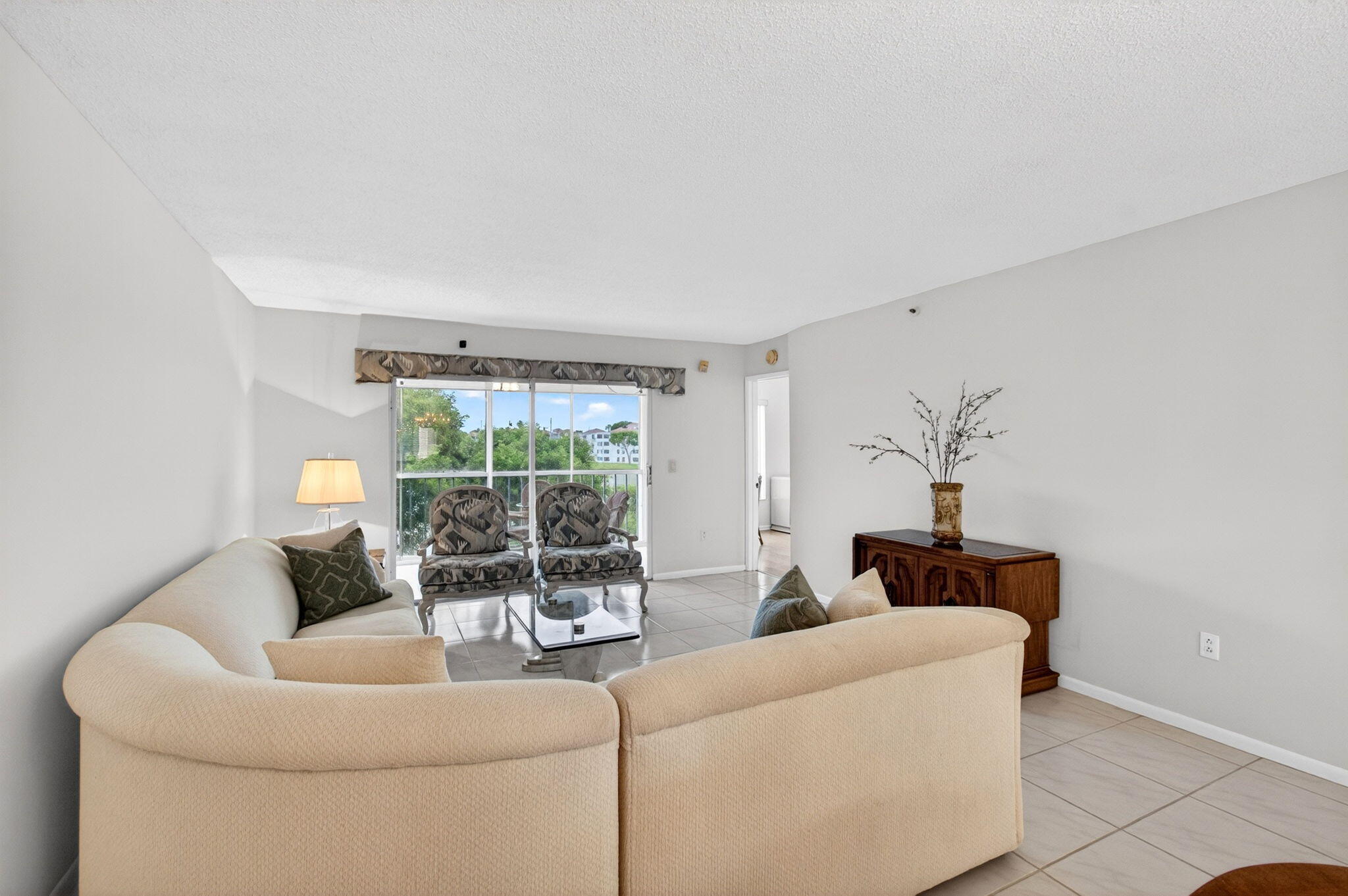 HUNTINGTON POINTE - Residential