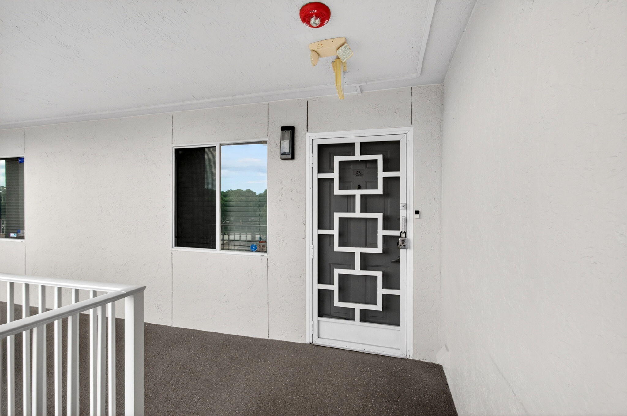 HUNTINGTON POINTE - Residential