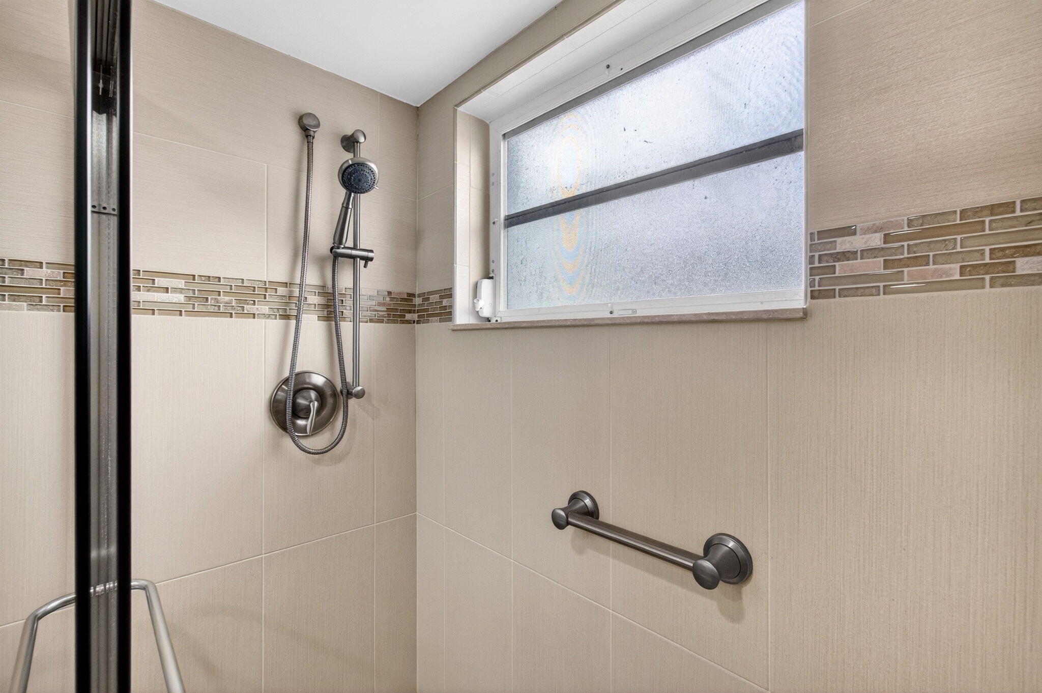 HUNTINGTON POINTE - Residential