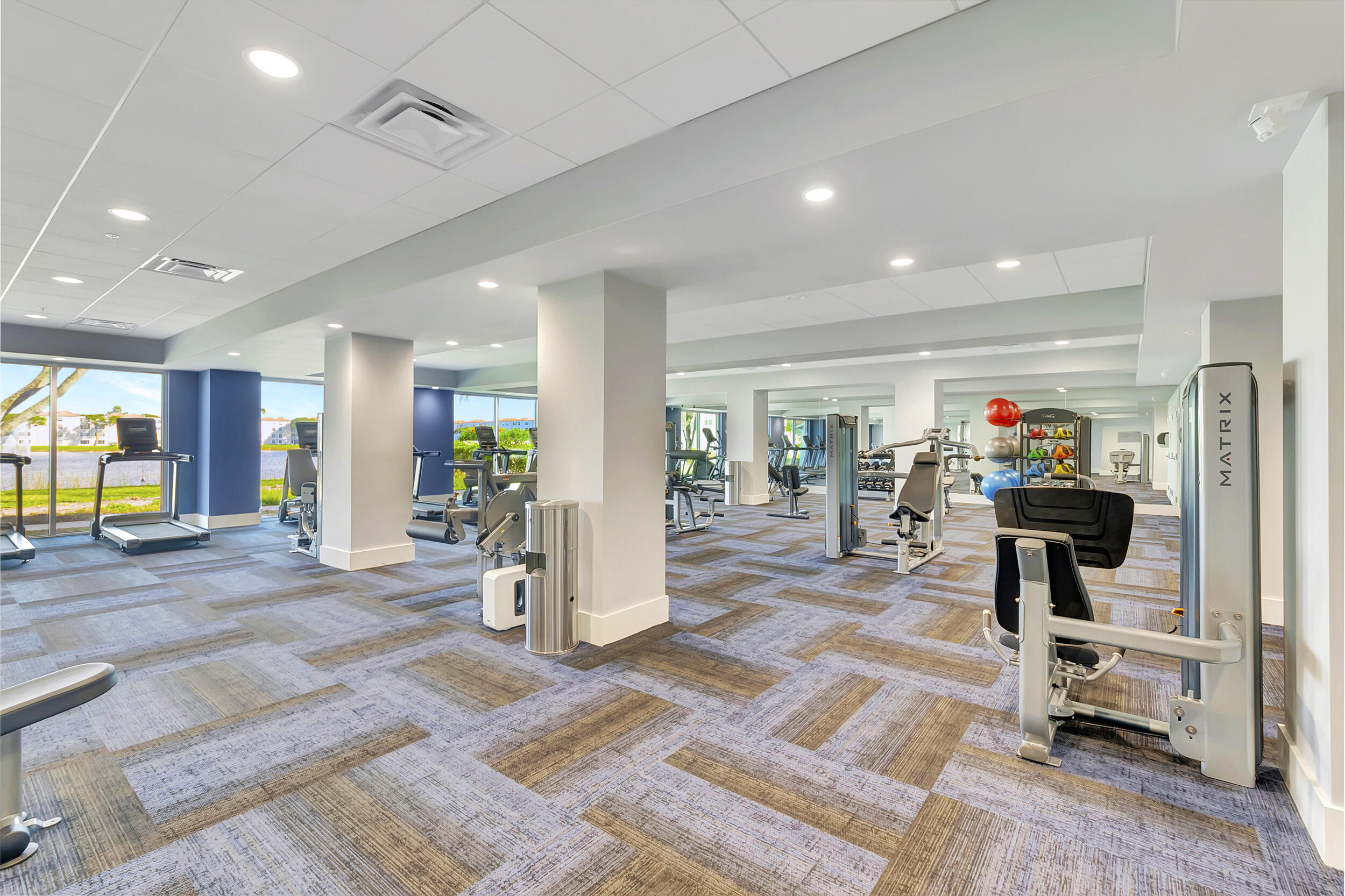 HUNTINGTON POINTE - Residential