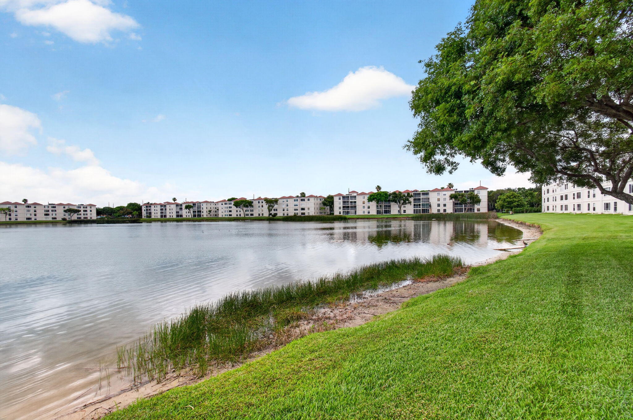 HUNTINGTON POINTE - Residential