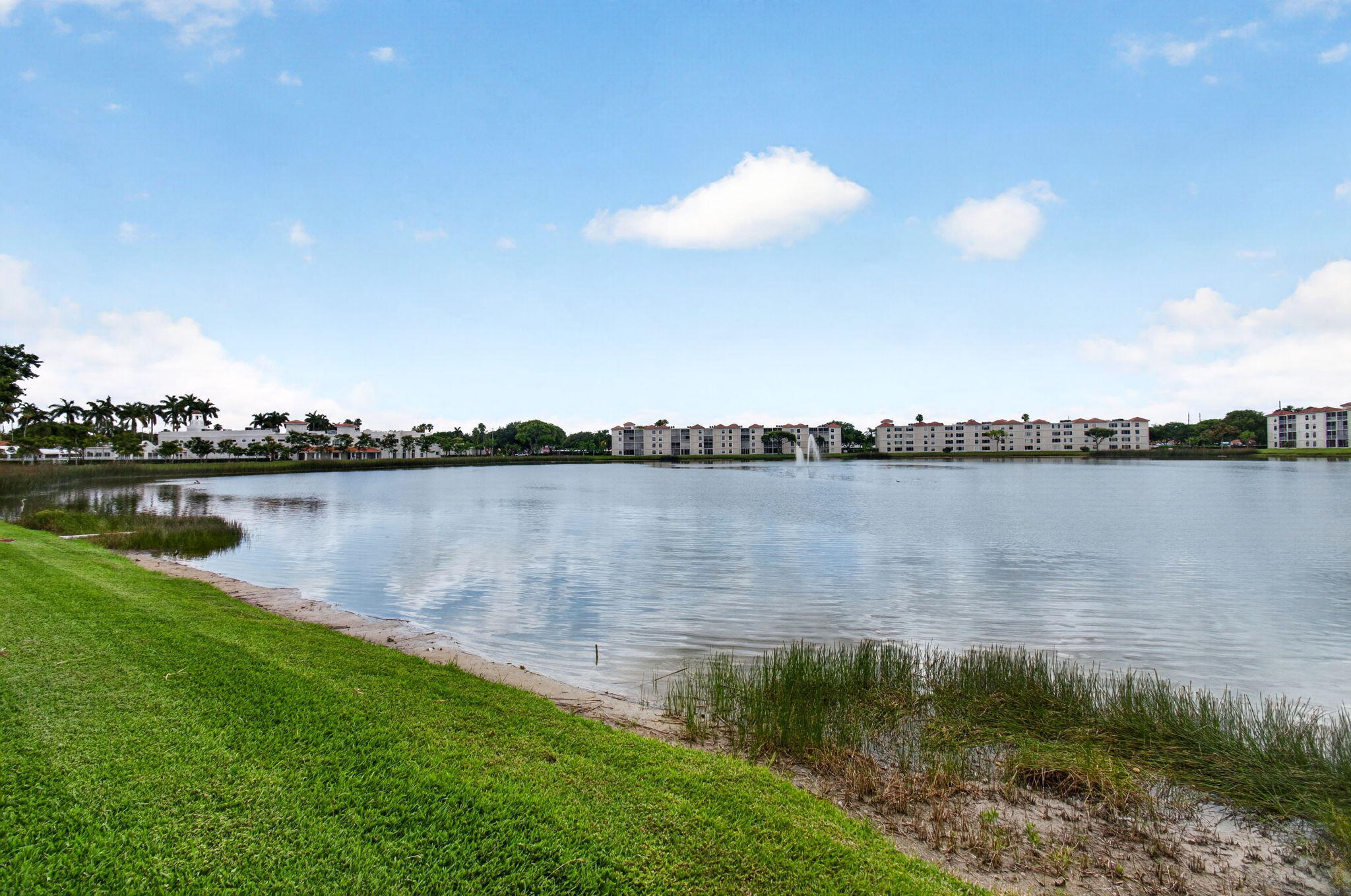 HUNTINGTON POINTE - Residential