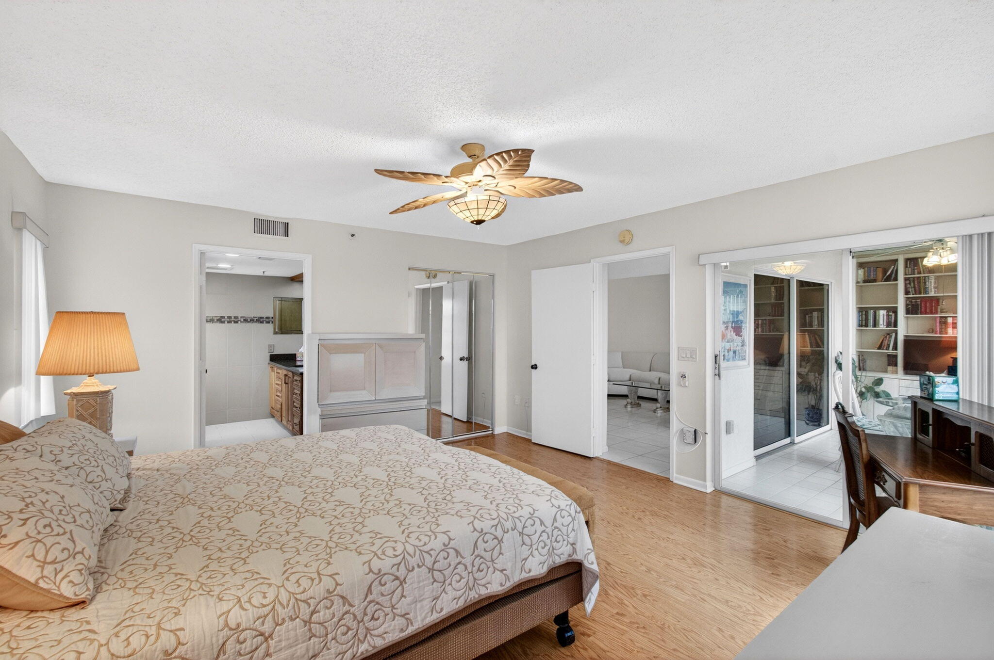 HUNTINGTON POINTE - Residential