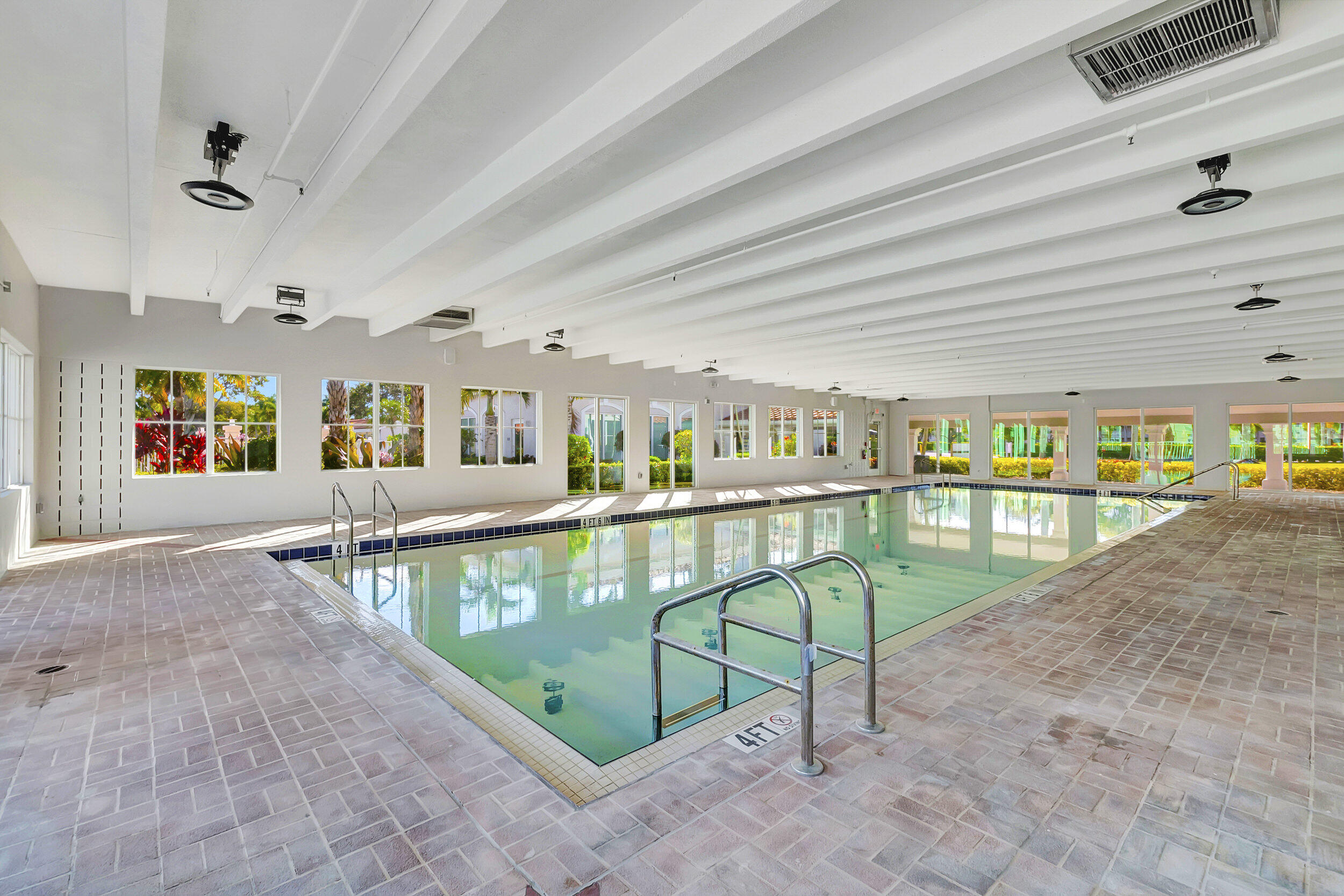 HUNTINGTON POINTE - Residential