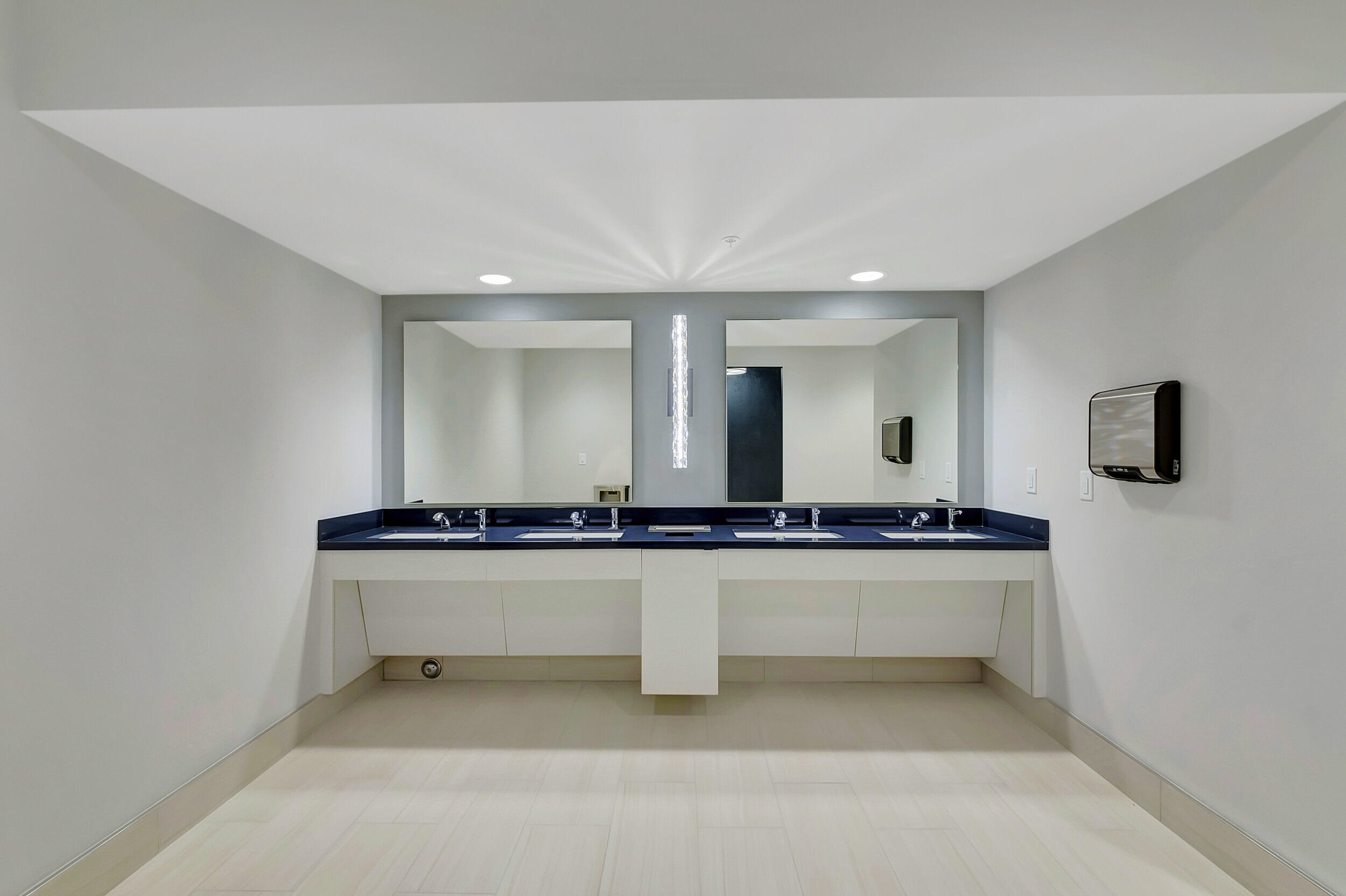 HUNTINGTON POINTE - Residential
