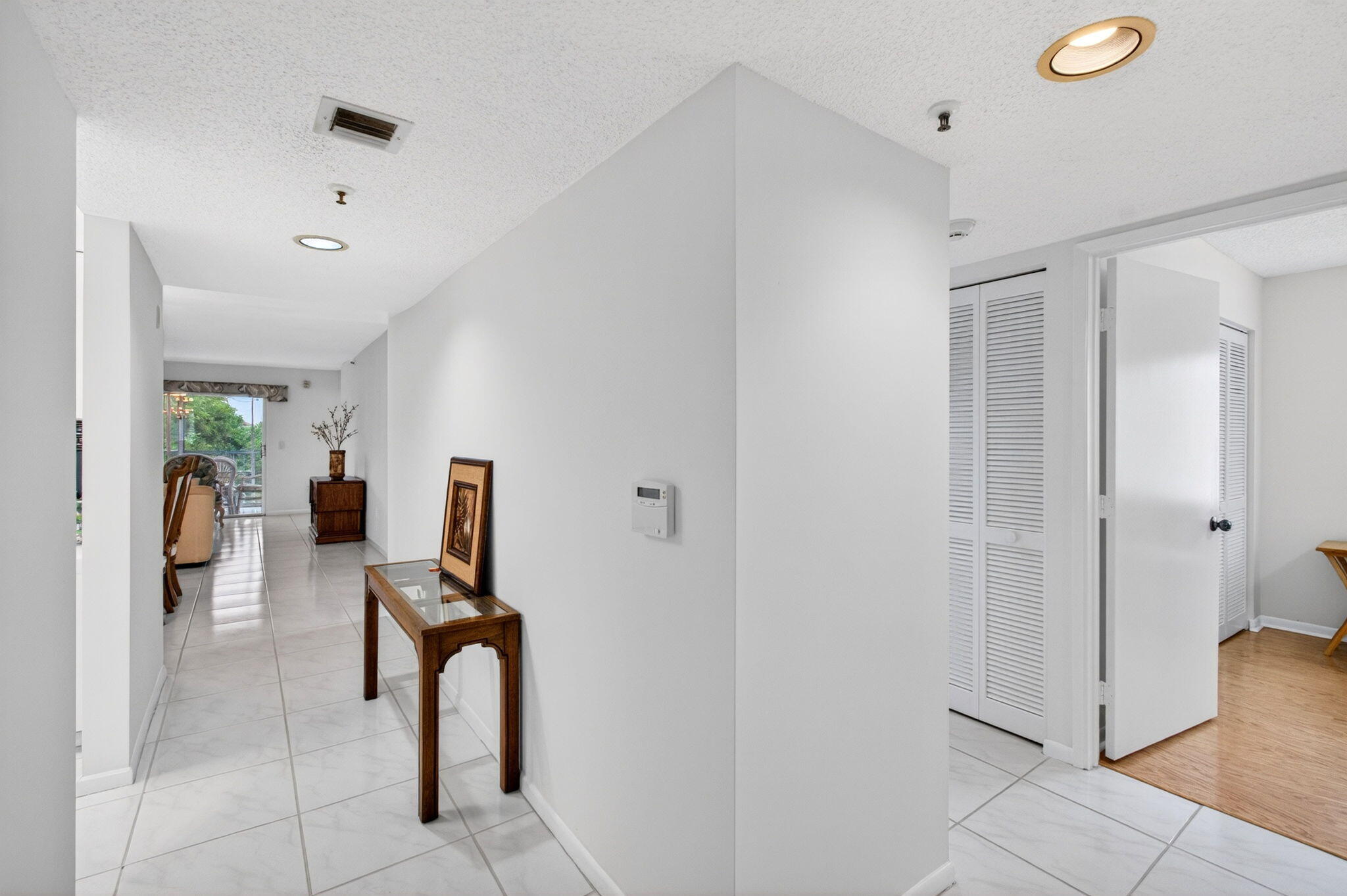 HUNTINGTON POINTE - Residential