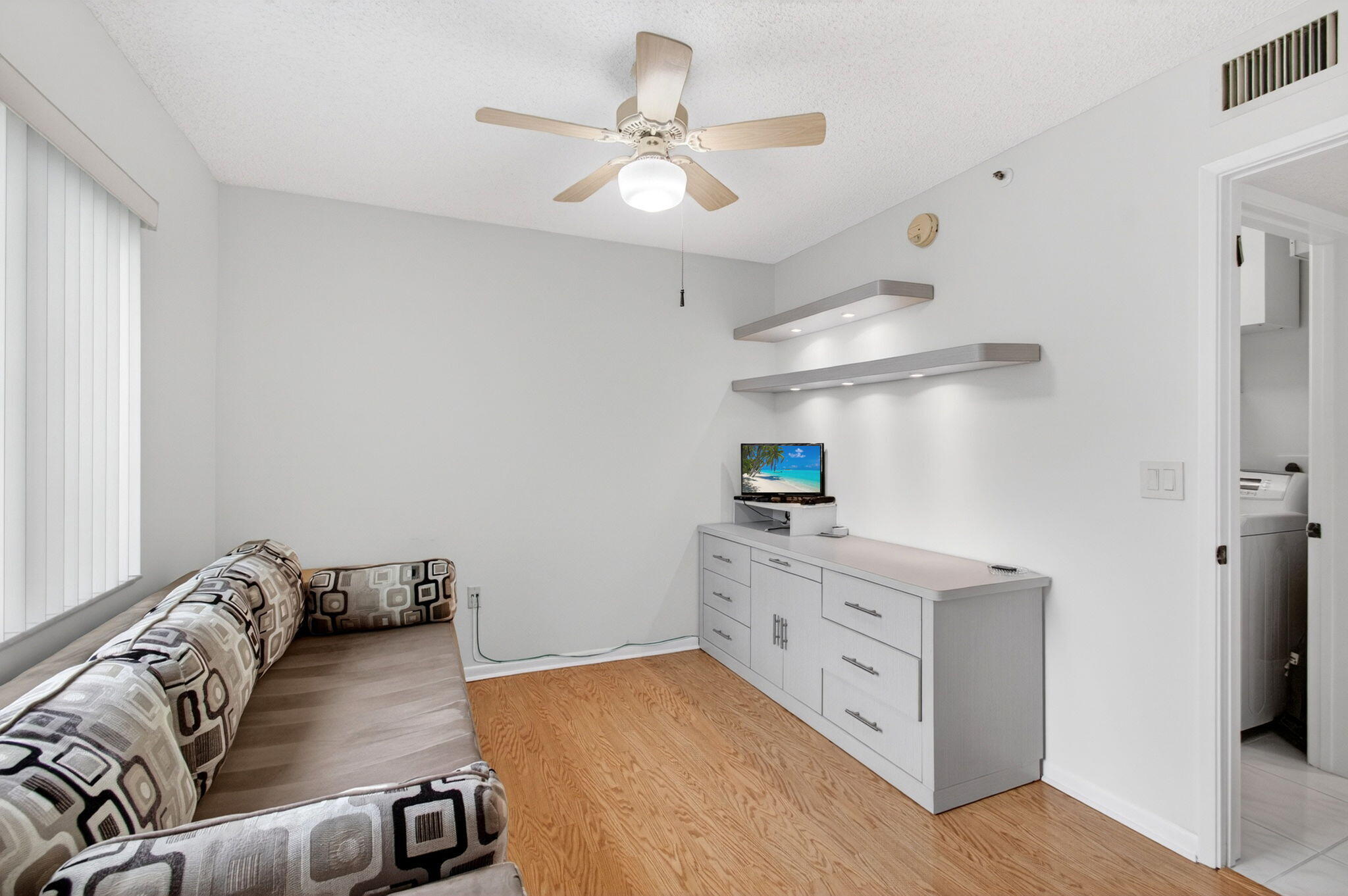 HUNTINGTON POINTE - Residential