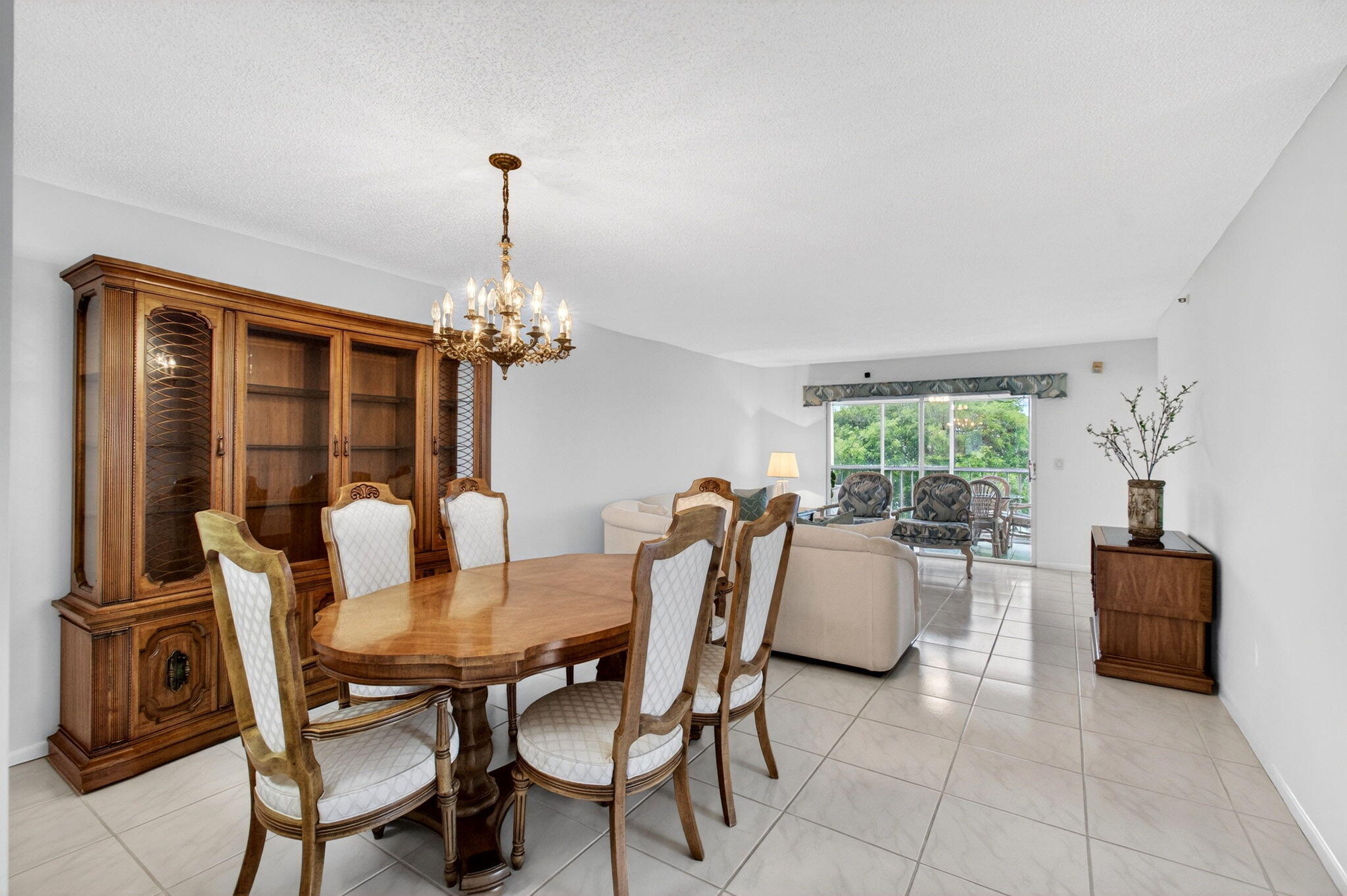 HUNTINGTON POINTE - Residential