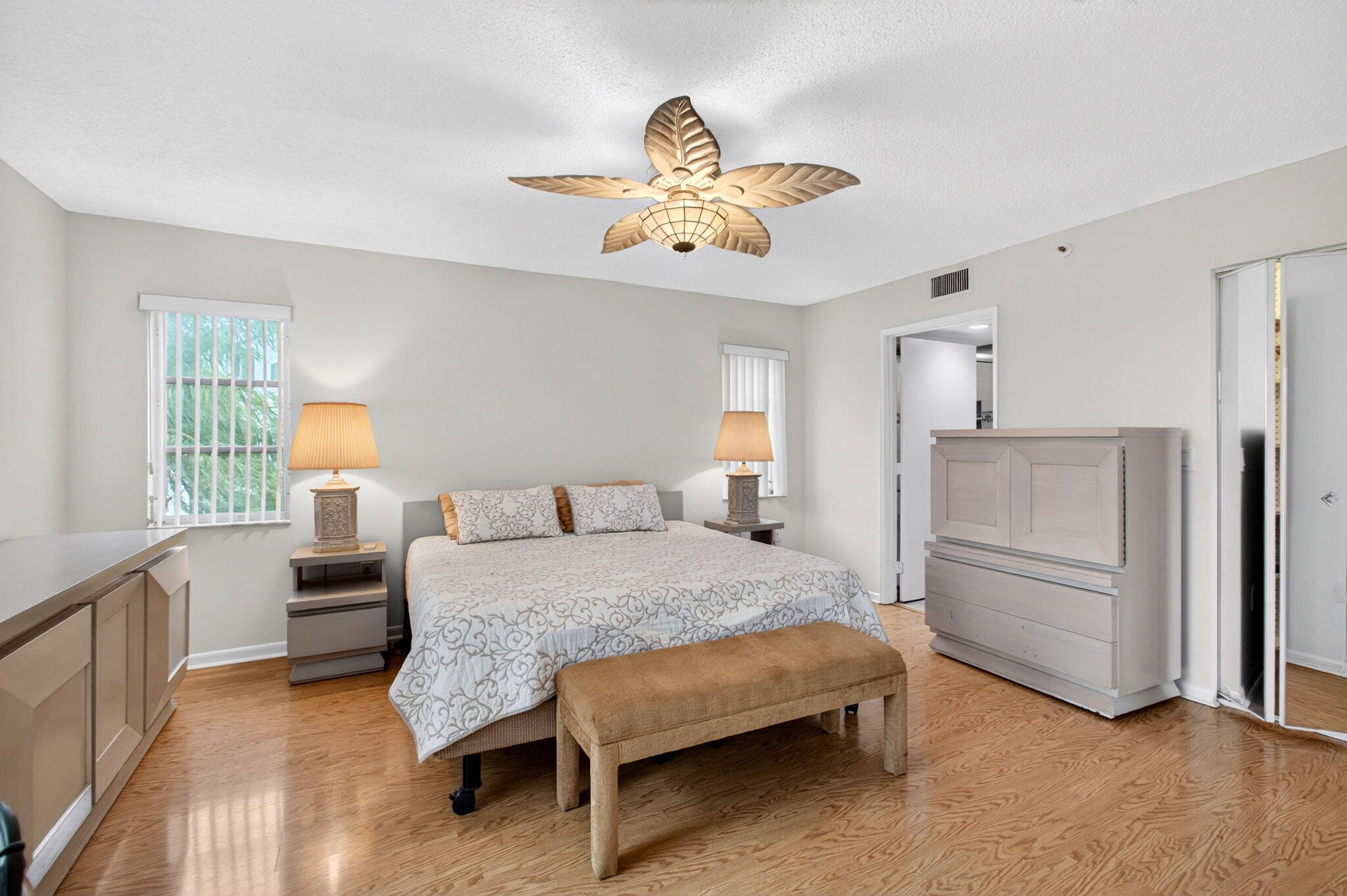 HUNTINGTON POINTE - Residential