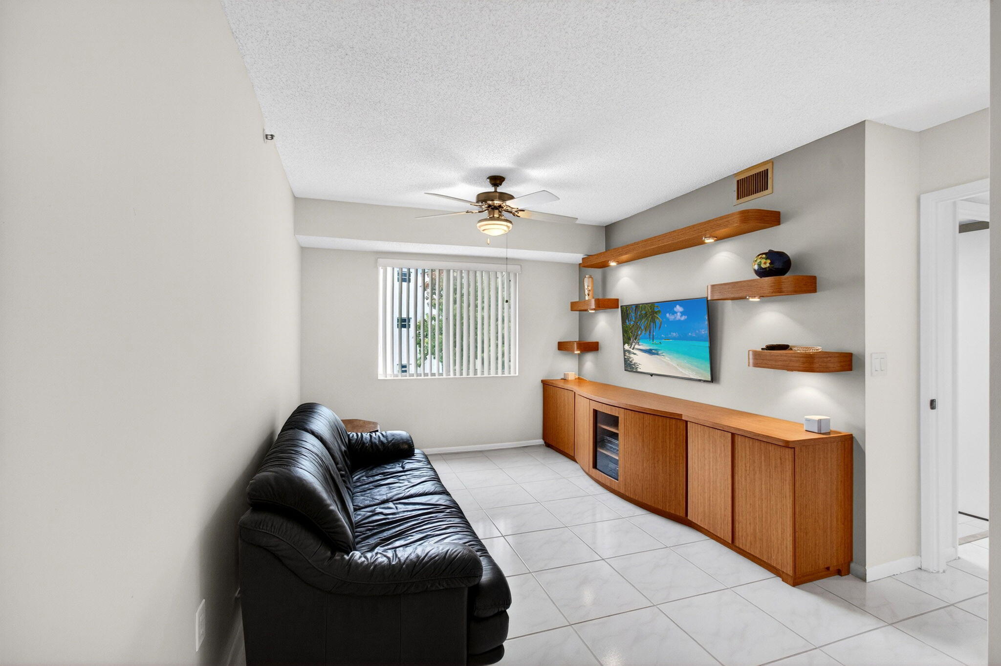 HUNTINGTON POINTE - Residential