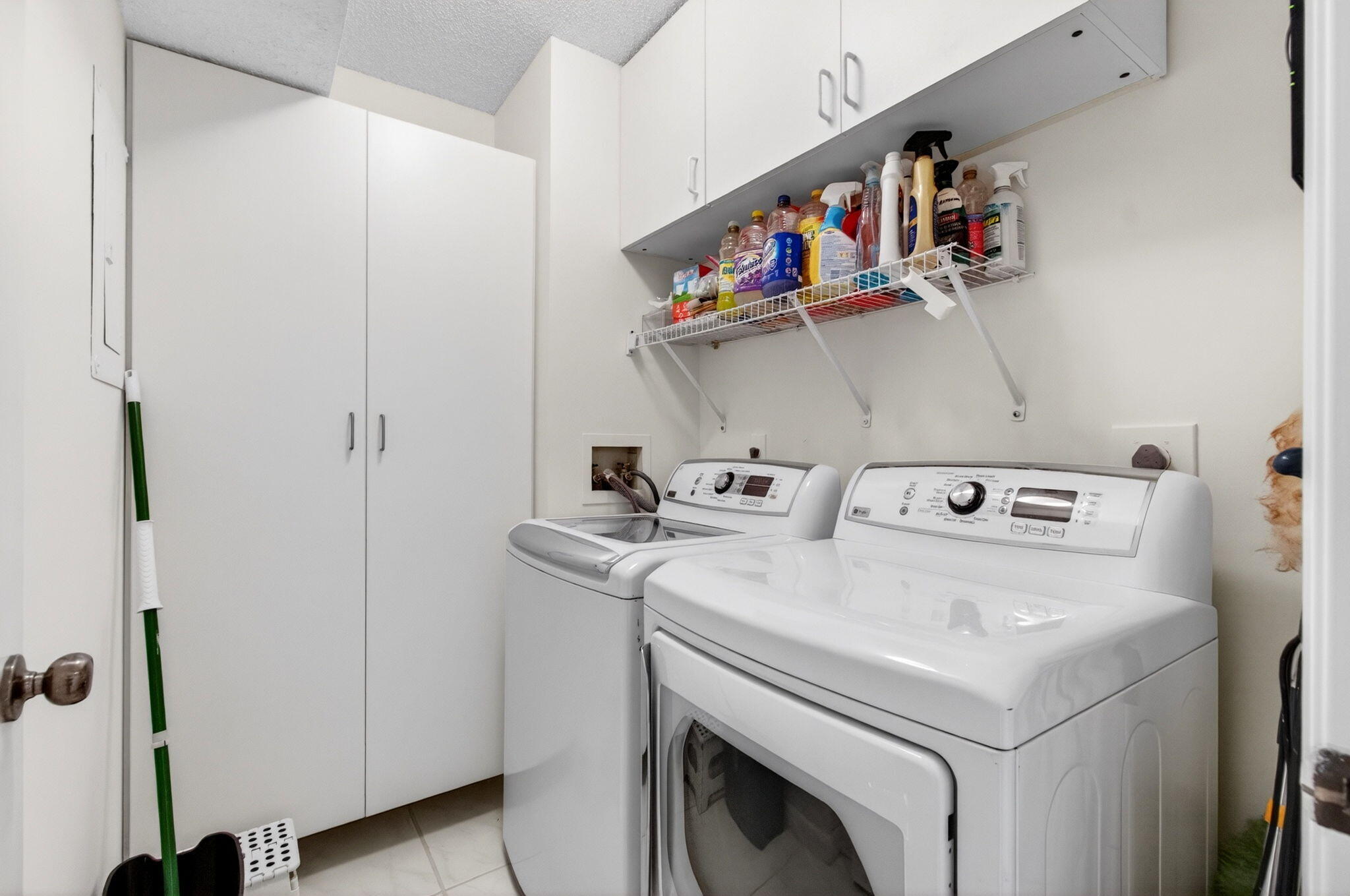 HUNTINGTON POINTE - Residential