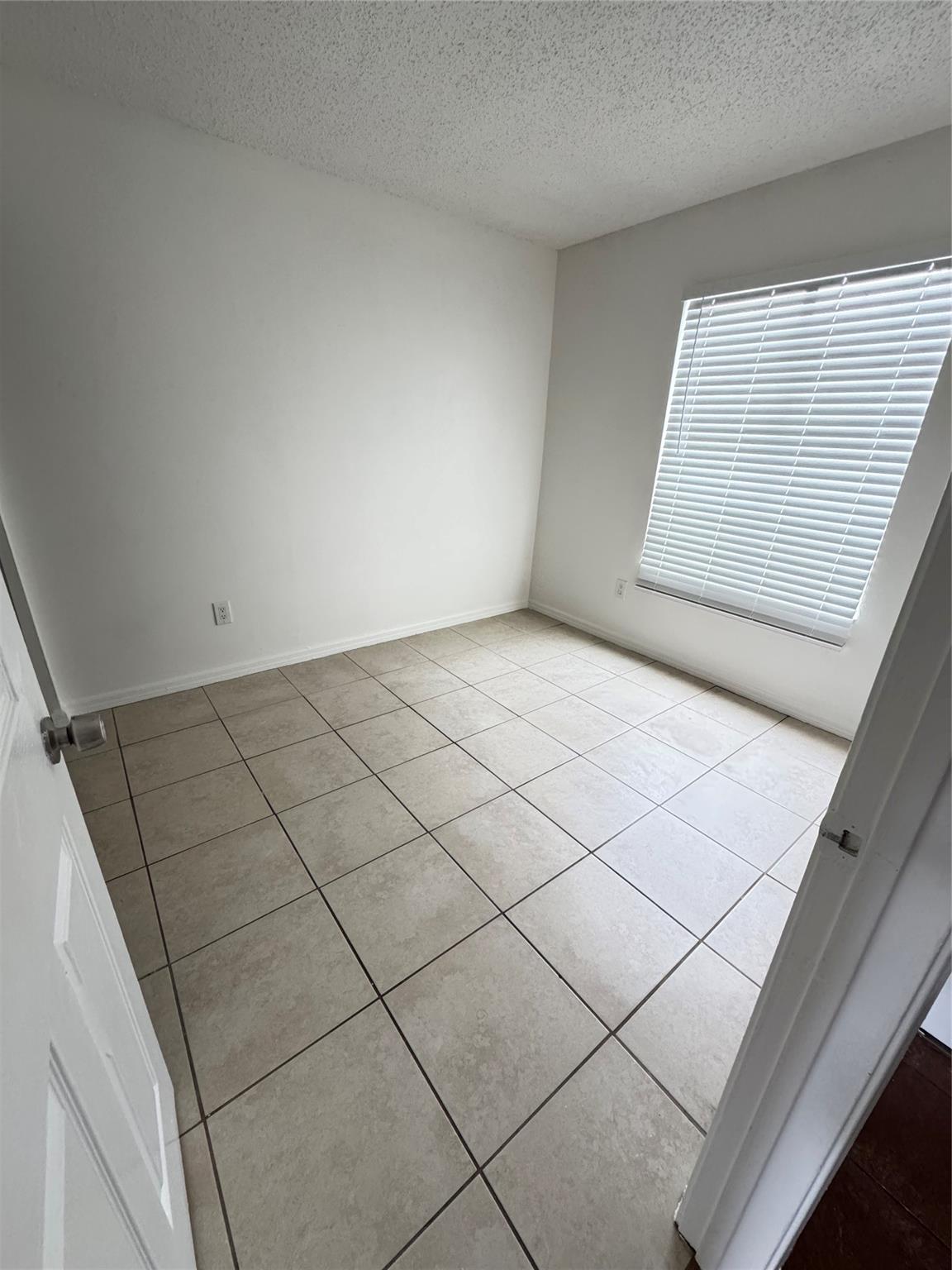 Counterpoint Estates 08 - Residential Lease