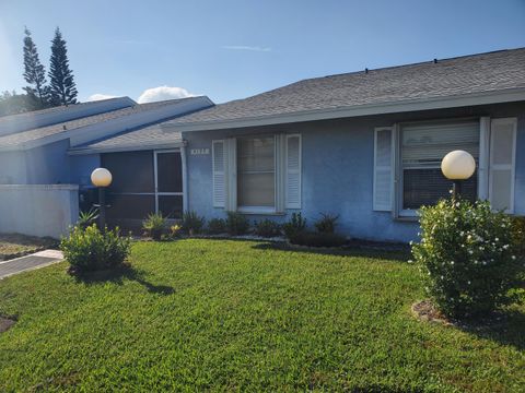 Tiny photo for 4195 Lucerne Villas Lane, Lake Worth, FL 33467 (MLS # R11151037)
