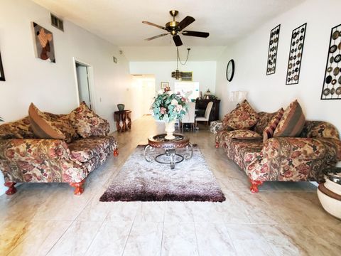 Tiny photo for 4195 Lucerne Villas Lane, Lake Worth, FL 33467 (MLS # R11151037)