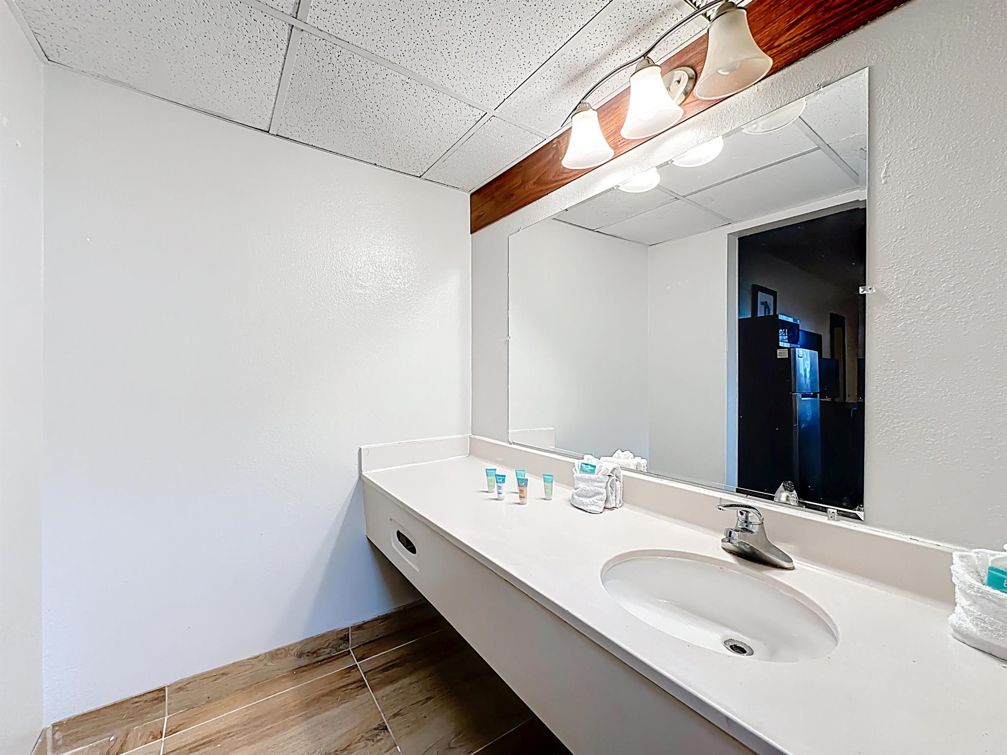 Stayable Suites - Residential Lease